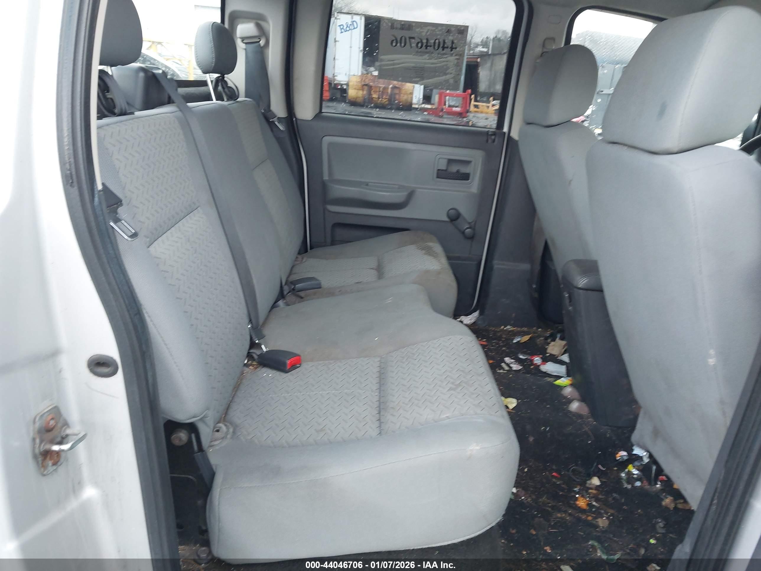 DODGE DAKOTA image 8