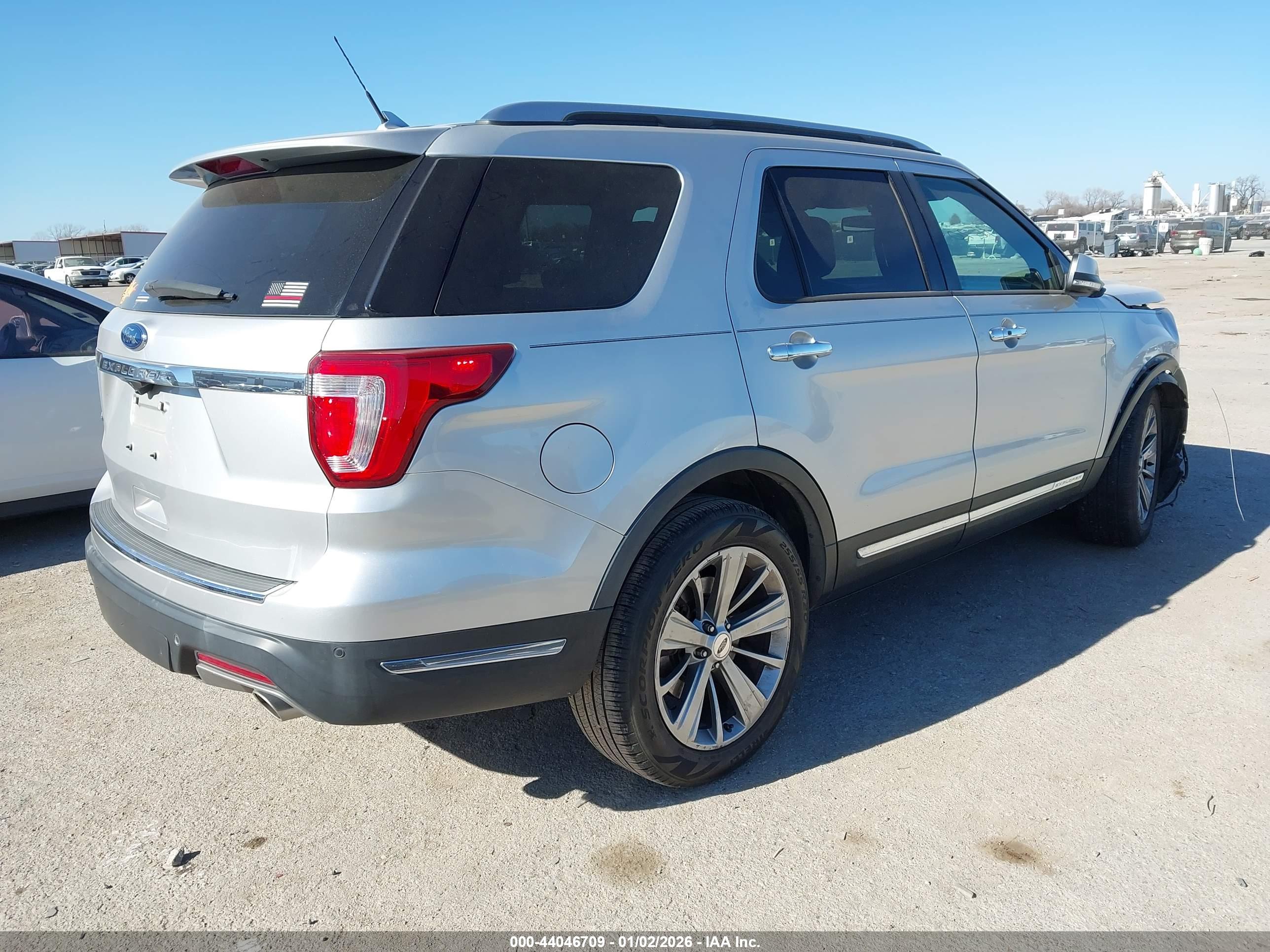 FORD EXPLORER image 4