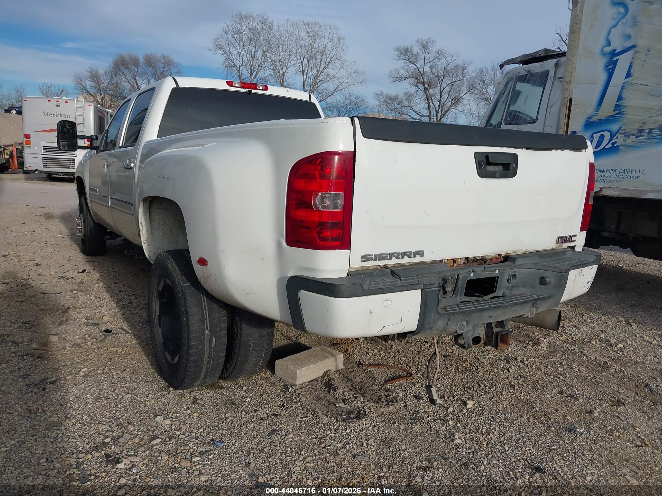 GMC SIERRA image 3