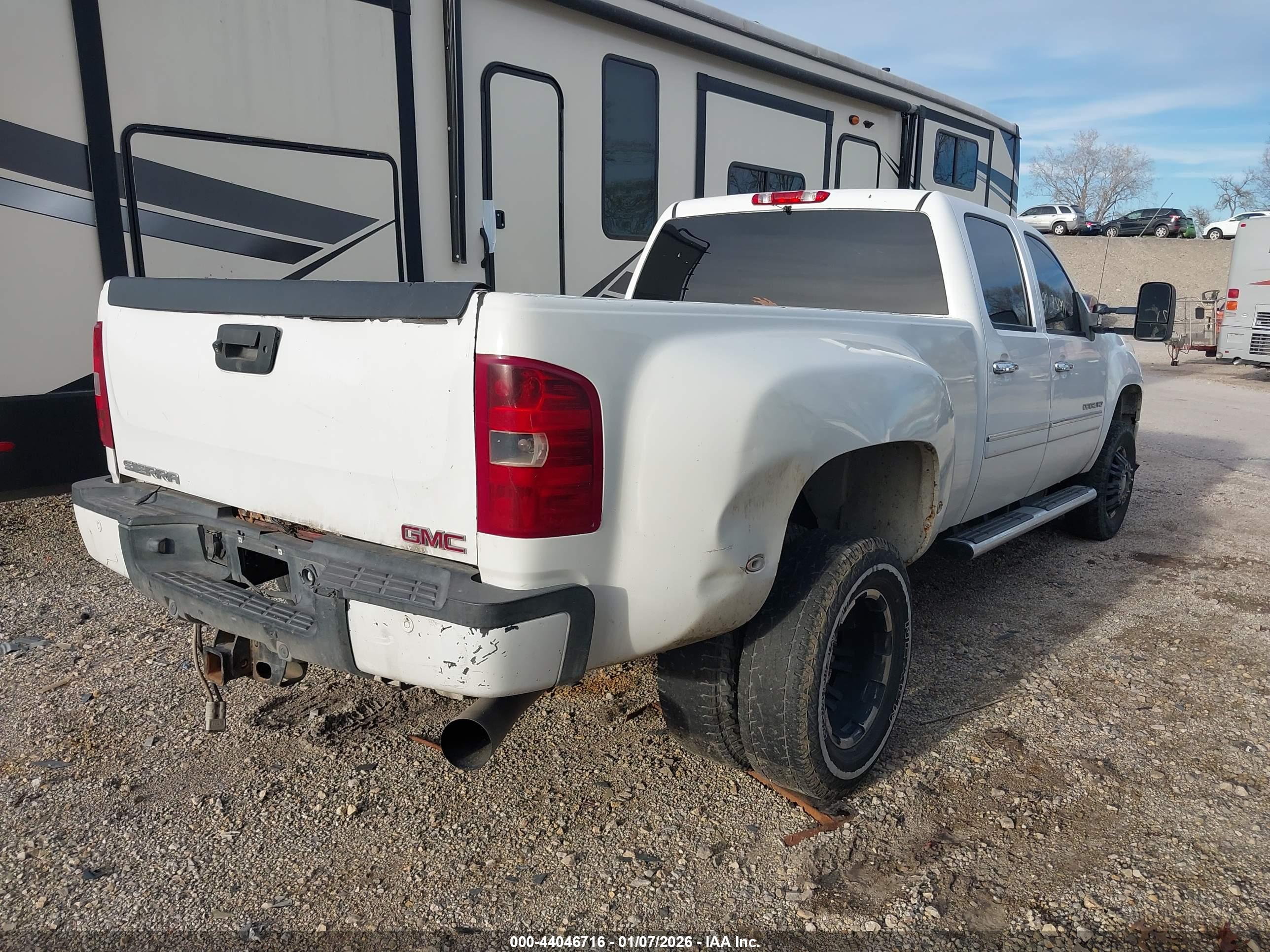 GMC SIERRA image 4