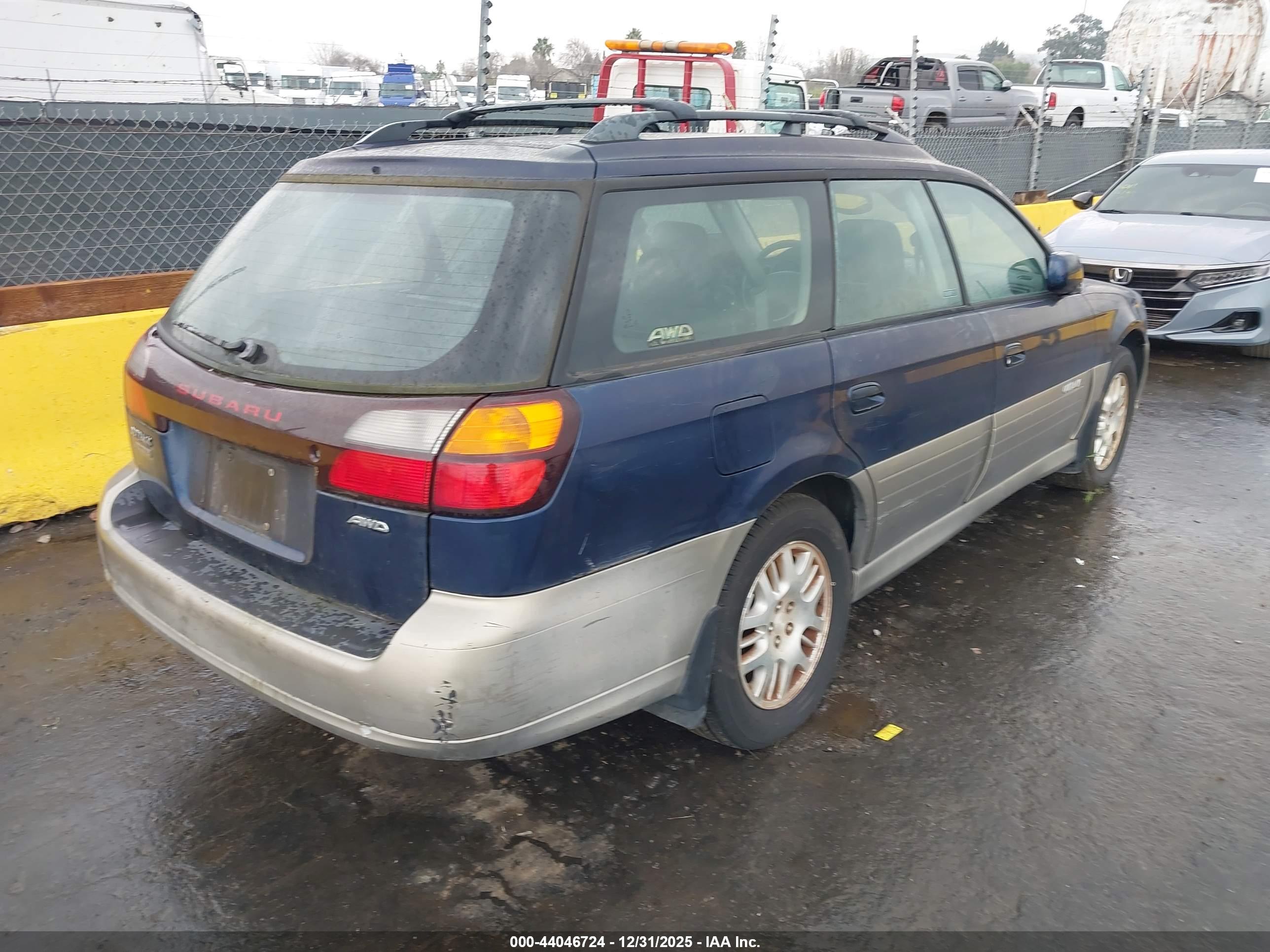 SUBARU OUTBACK image 4