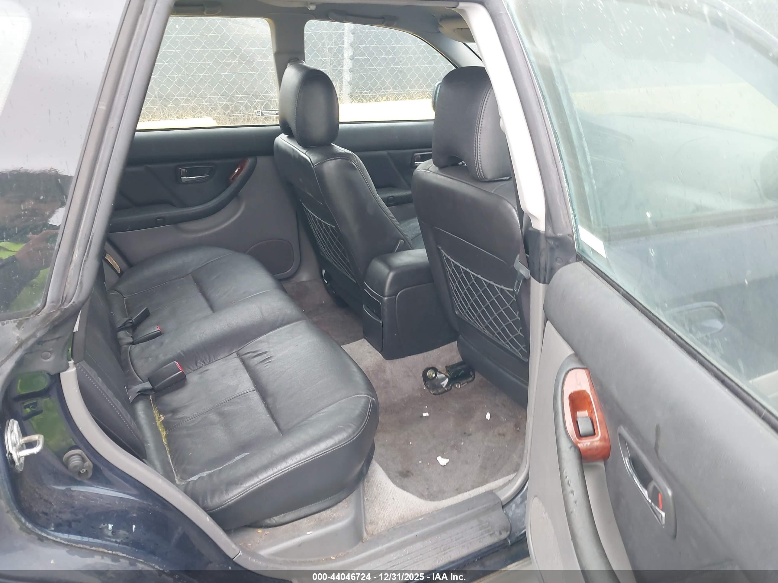 SUBARU OUTBACK image 8