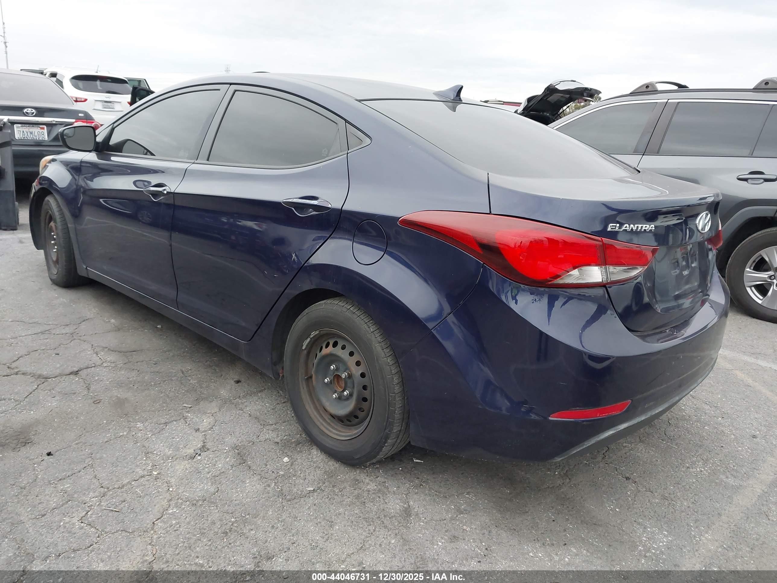 HYUNDAI ELANTRA image 3