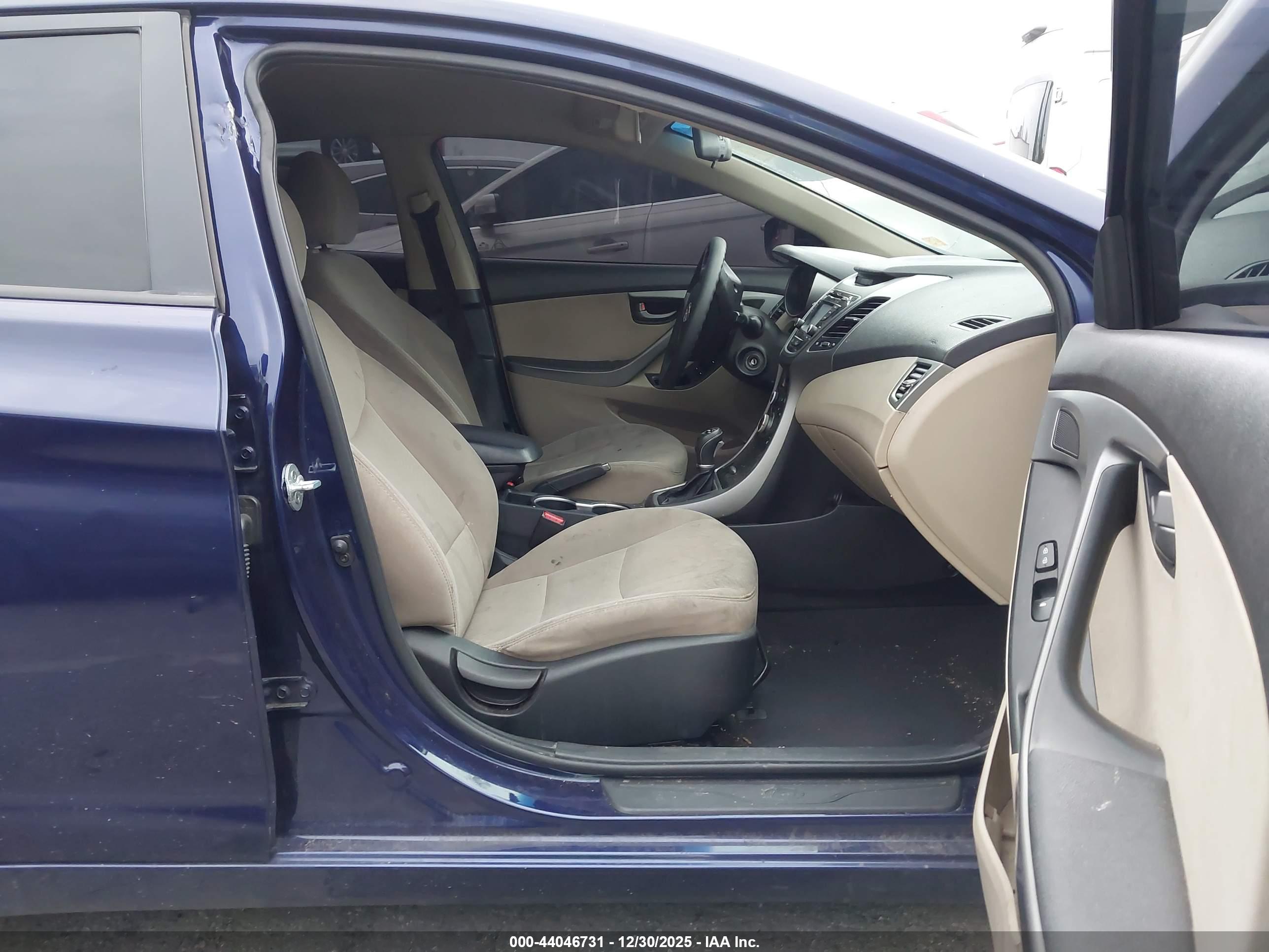HYUNDAI ELANTRA image 5