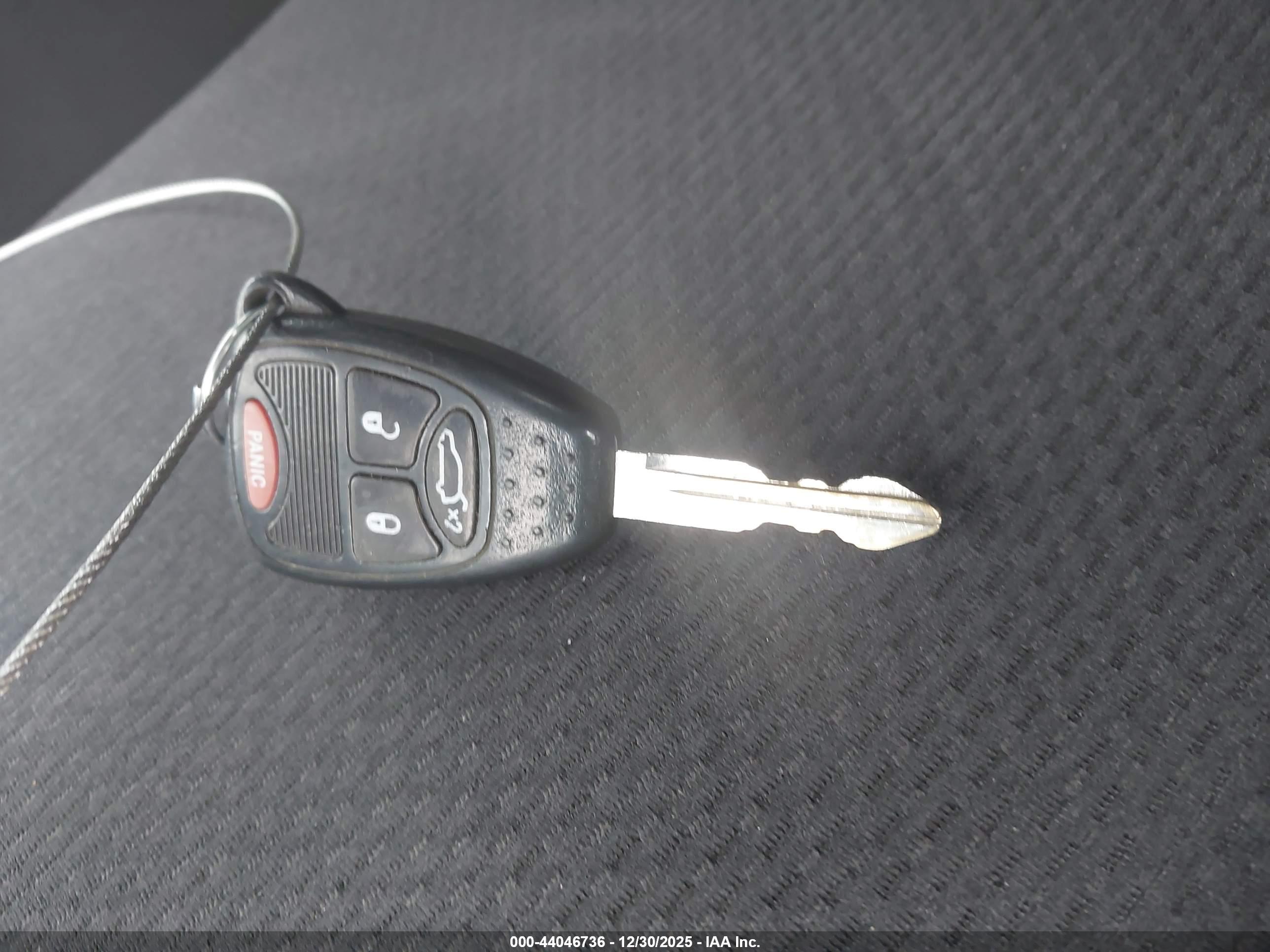 CHRYSLER 200 image 11