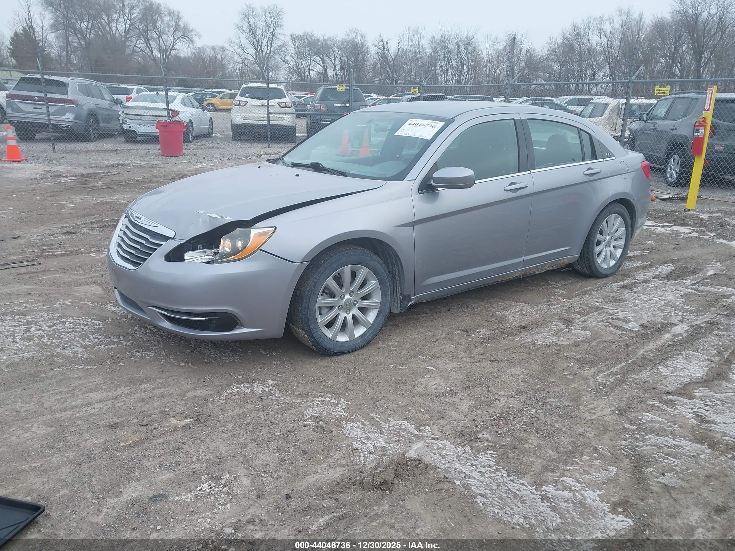 CHRYSLER 200 image 2