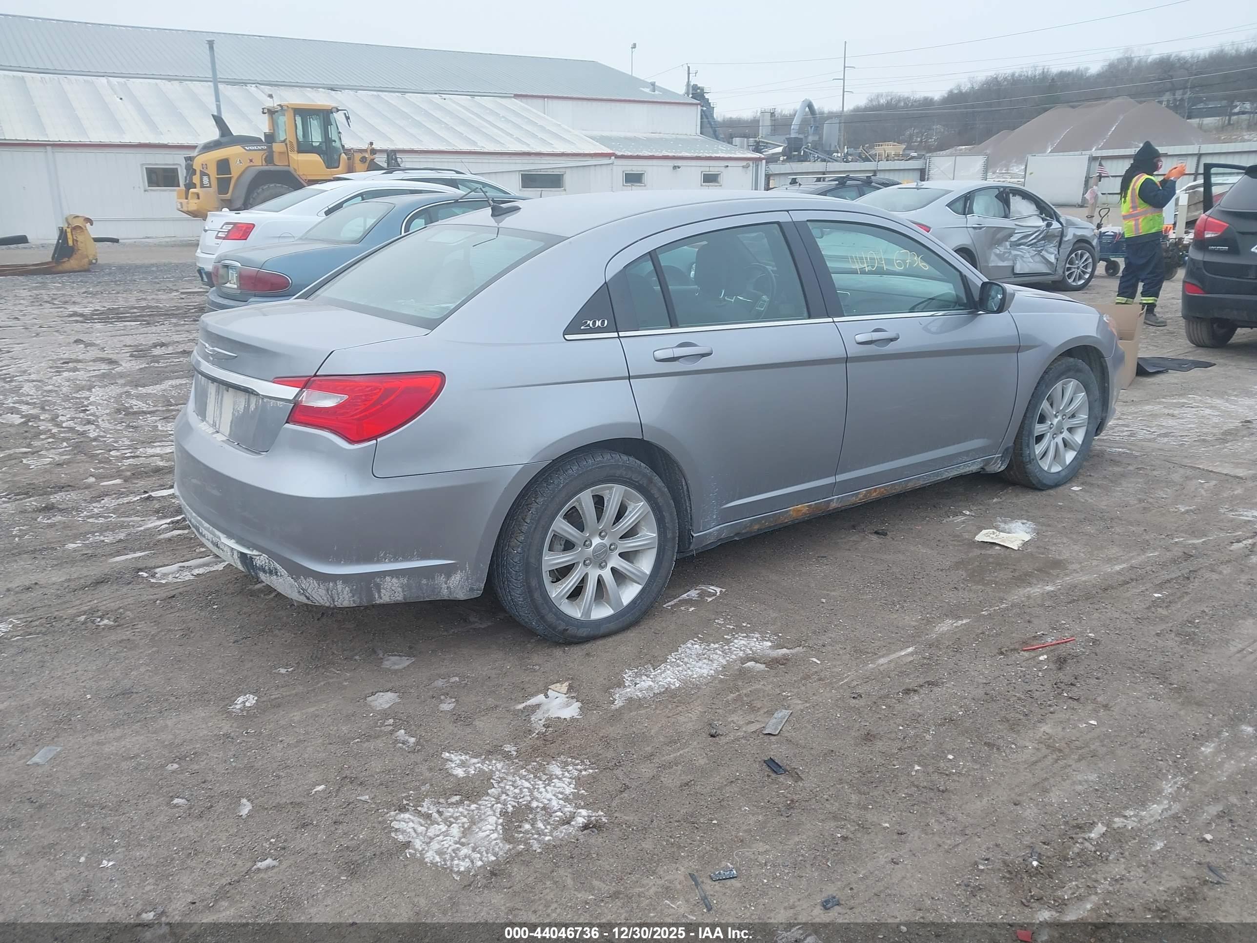 CHRYSLER 200 image 4