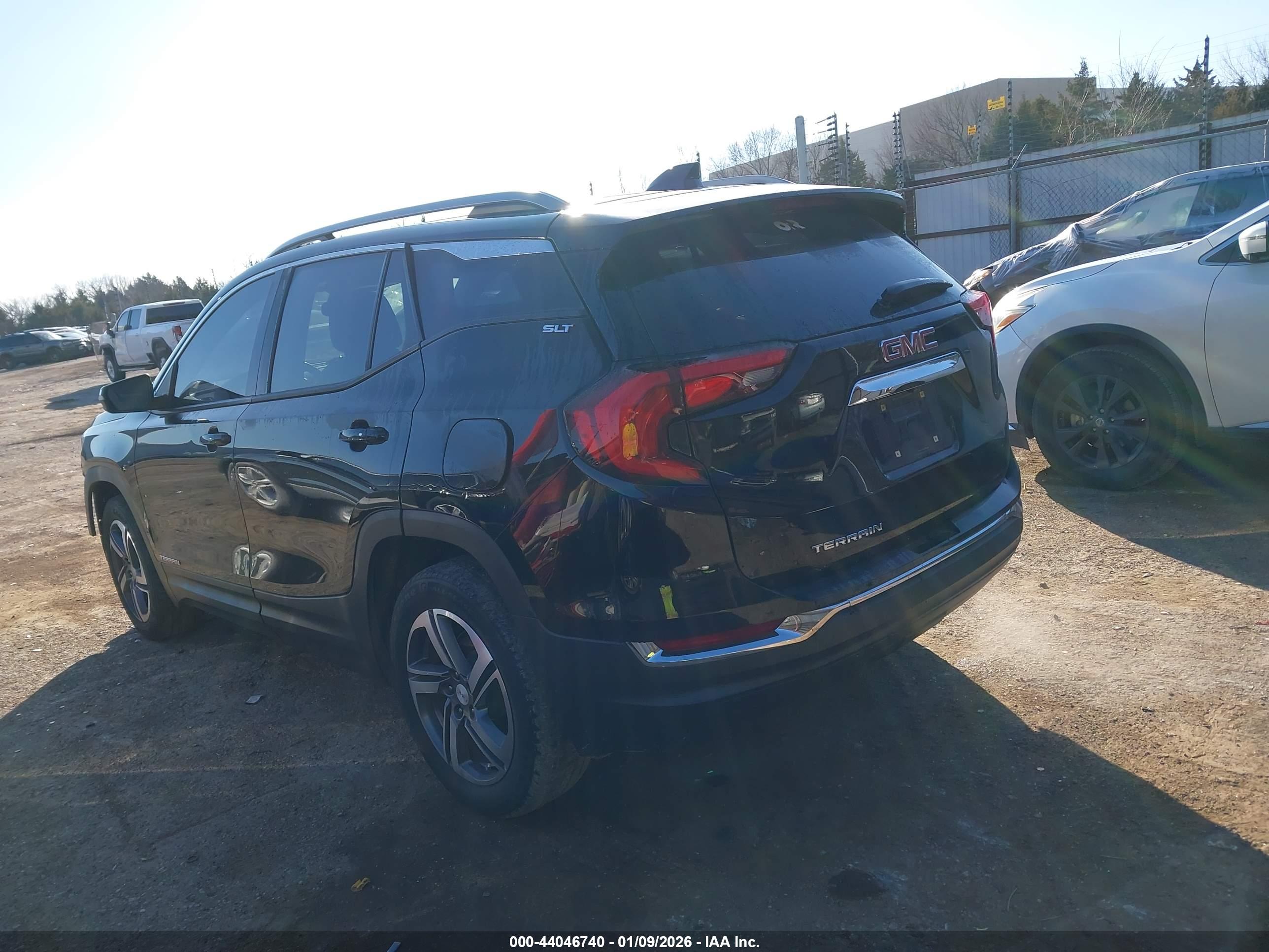GMC TERRAIN image 3