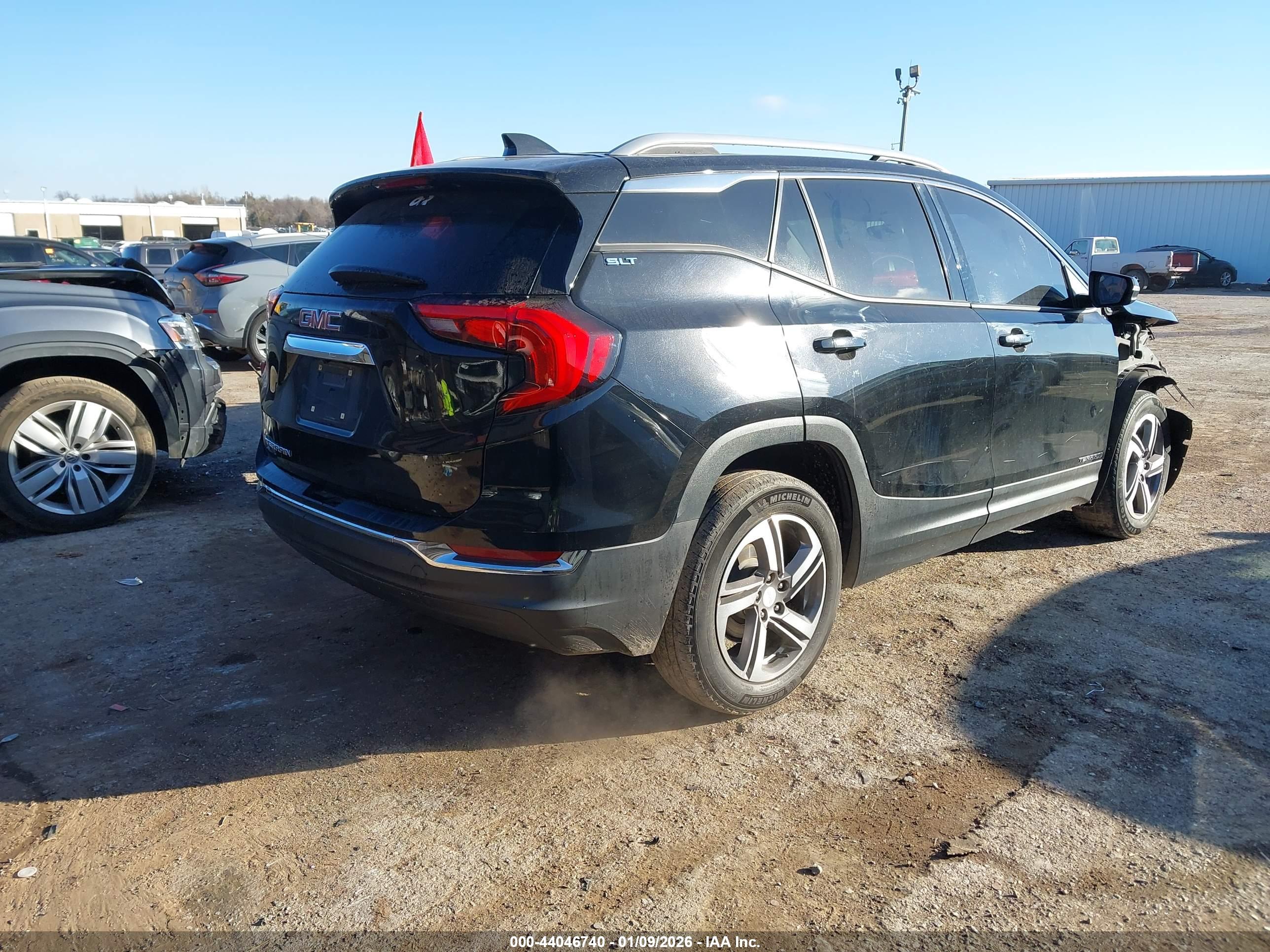 GMC TERRAIN image 4