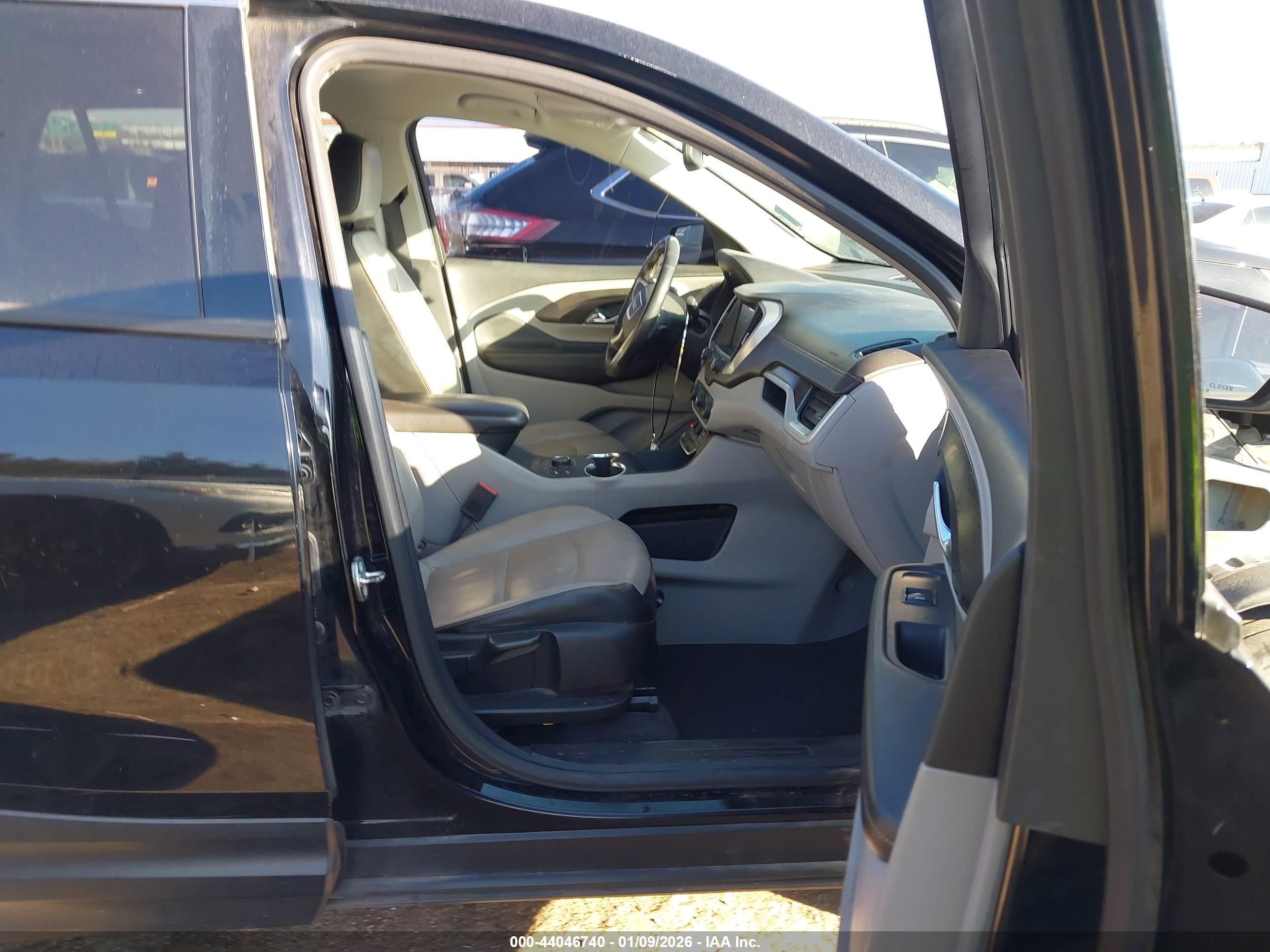 GMC TERRAIN image 5