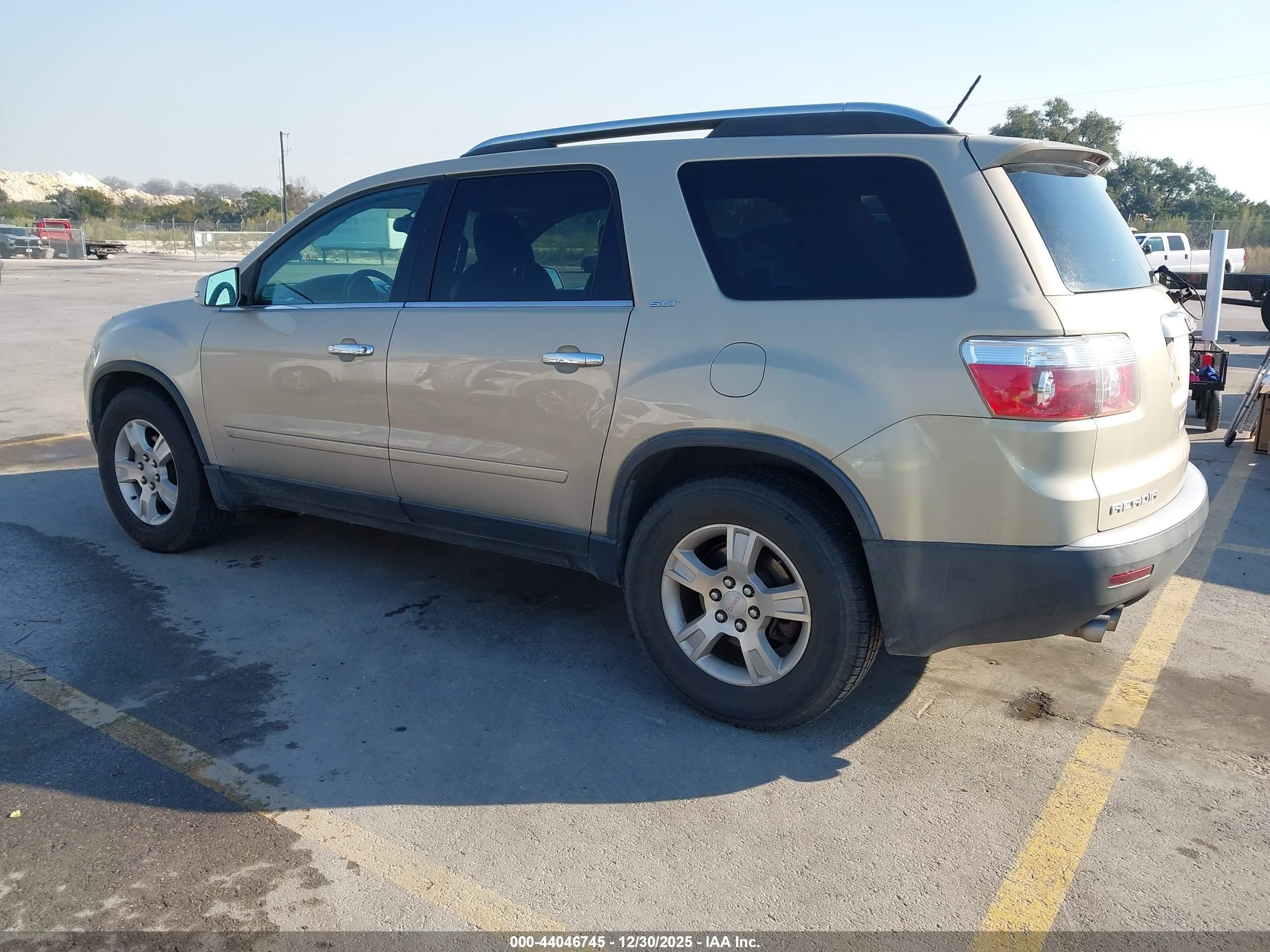 GMC ACADIA image 3