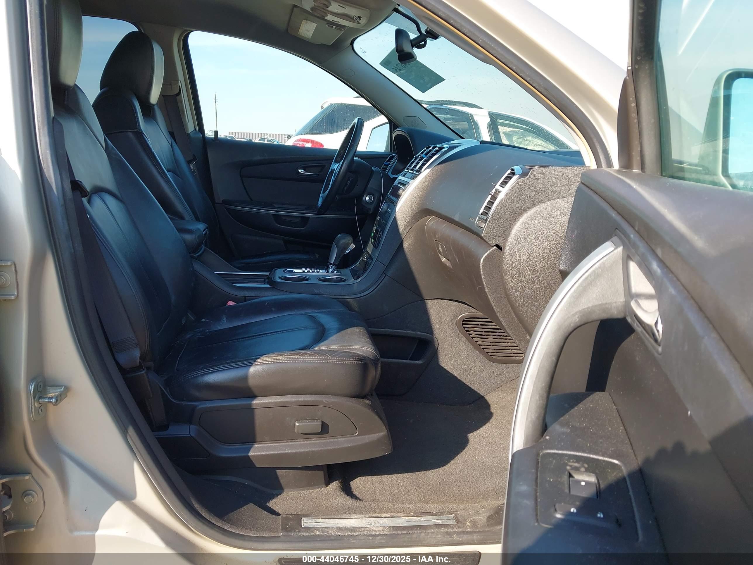 GMC ACADIA image 5