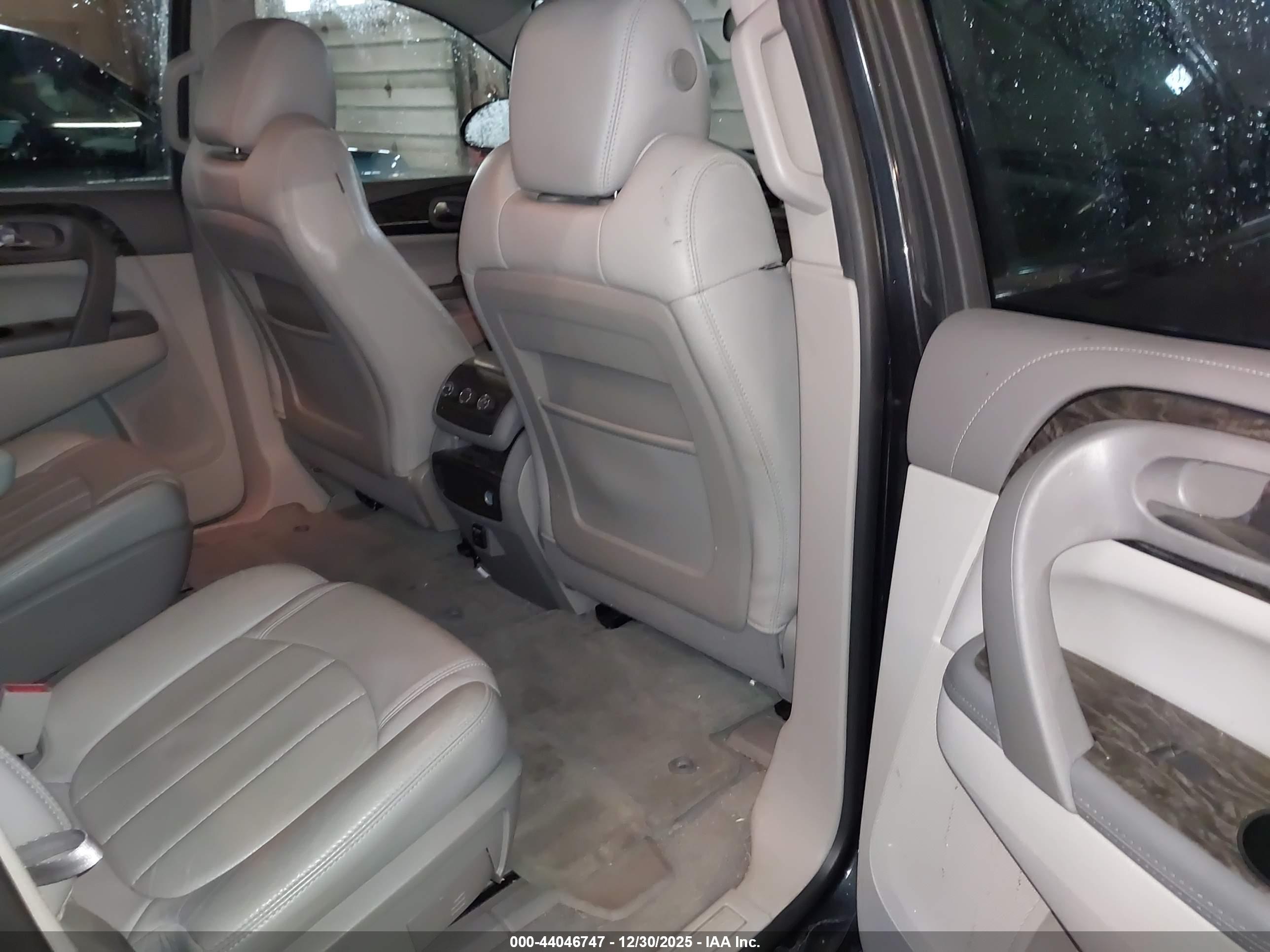 BUICK ENCLAVE image 8