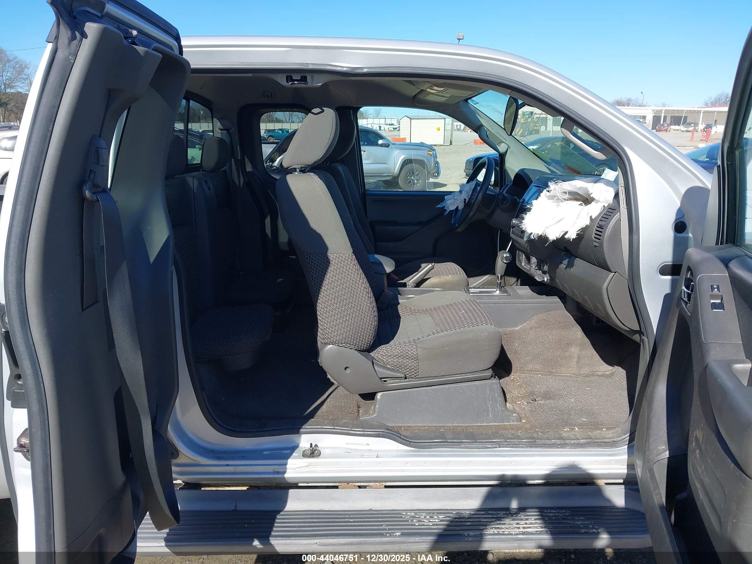 NISSAN FRONTIER image 8