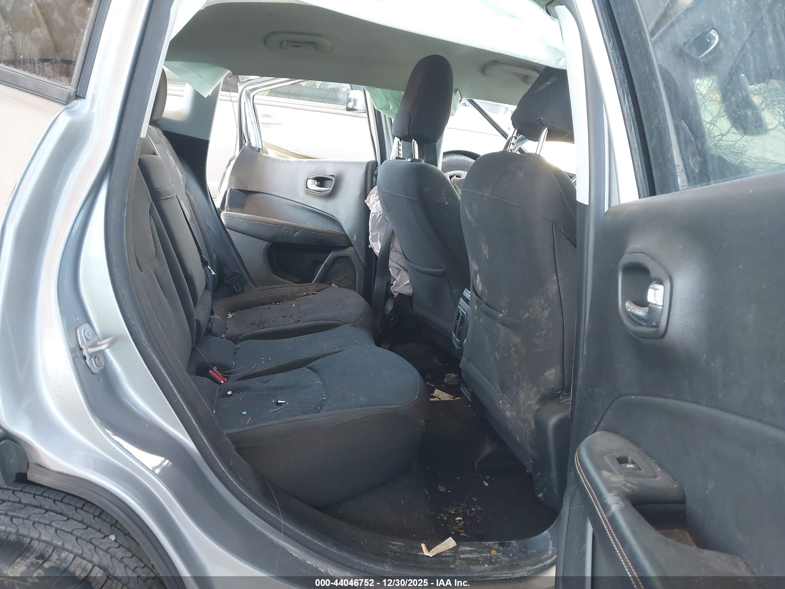 JEEP COMPASS image 8
