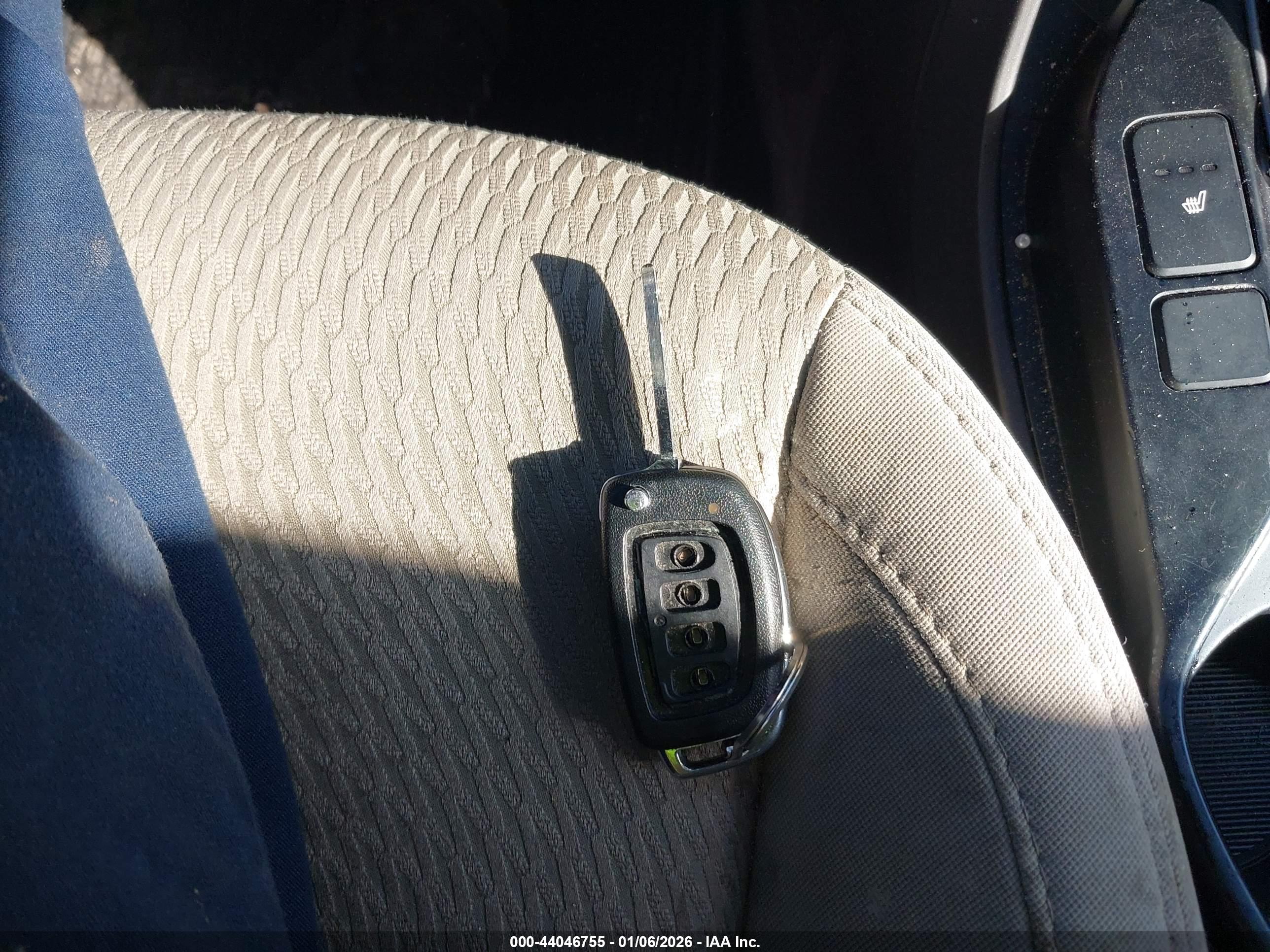 HYUNDAI SANTA image 11
