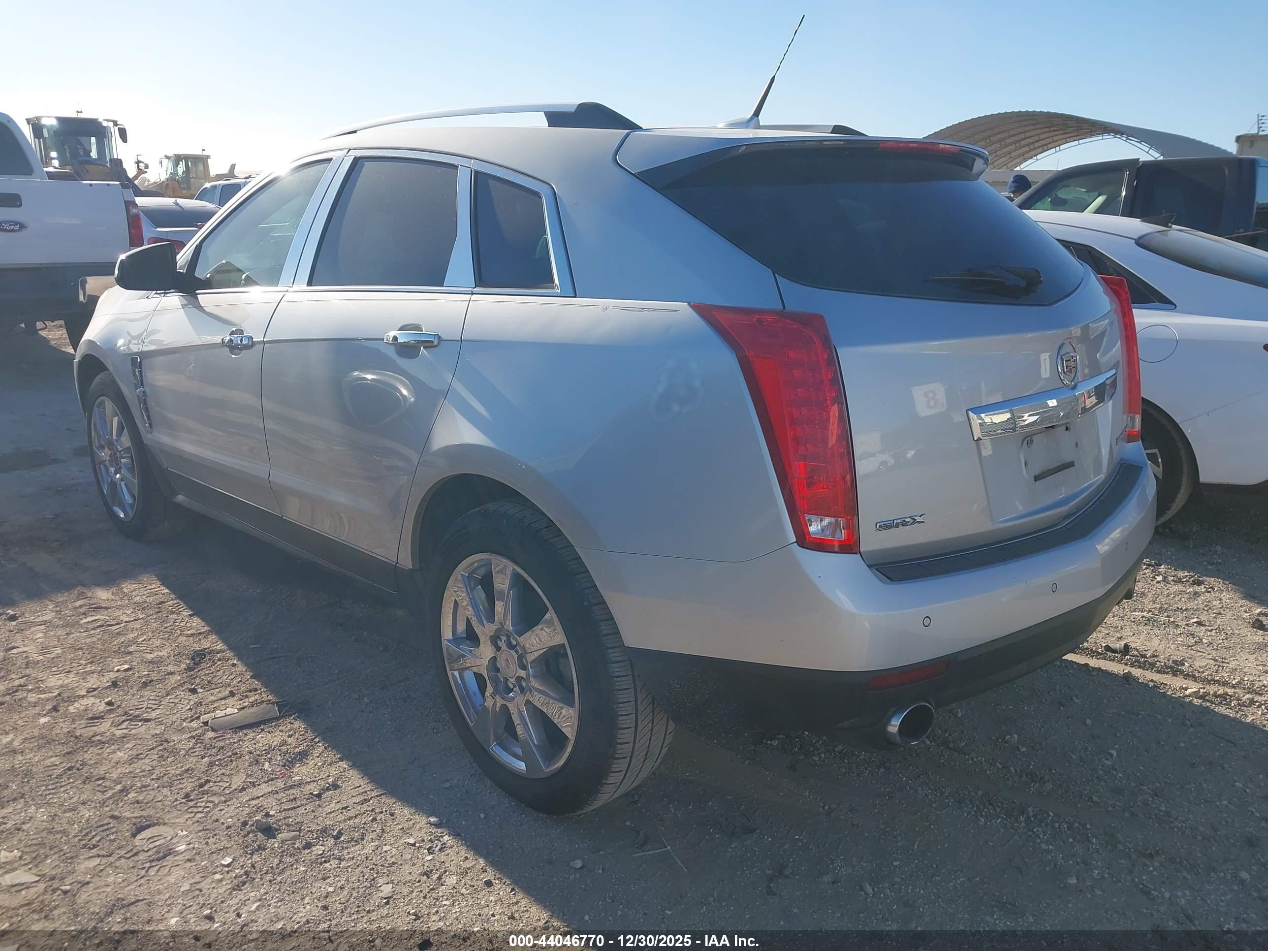 CADILLAC SRX image 3