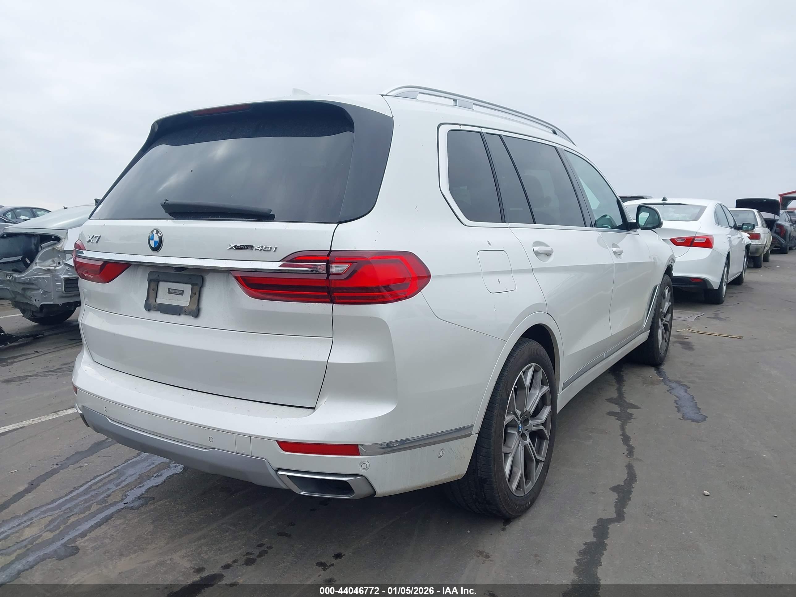 BMW X7 image 4