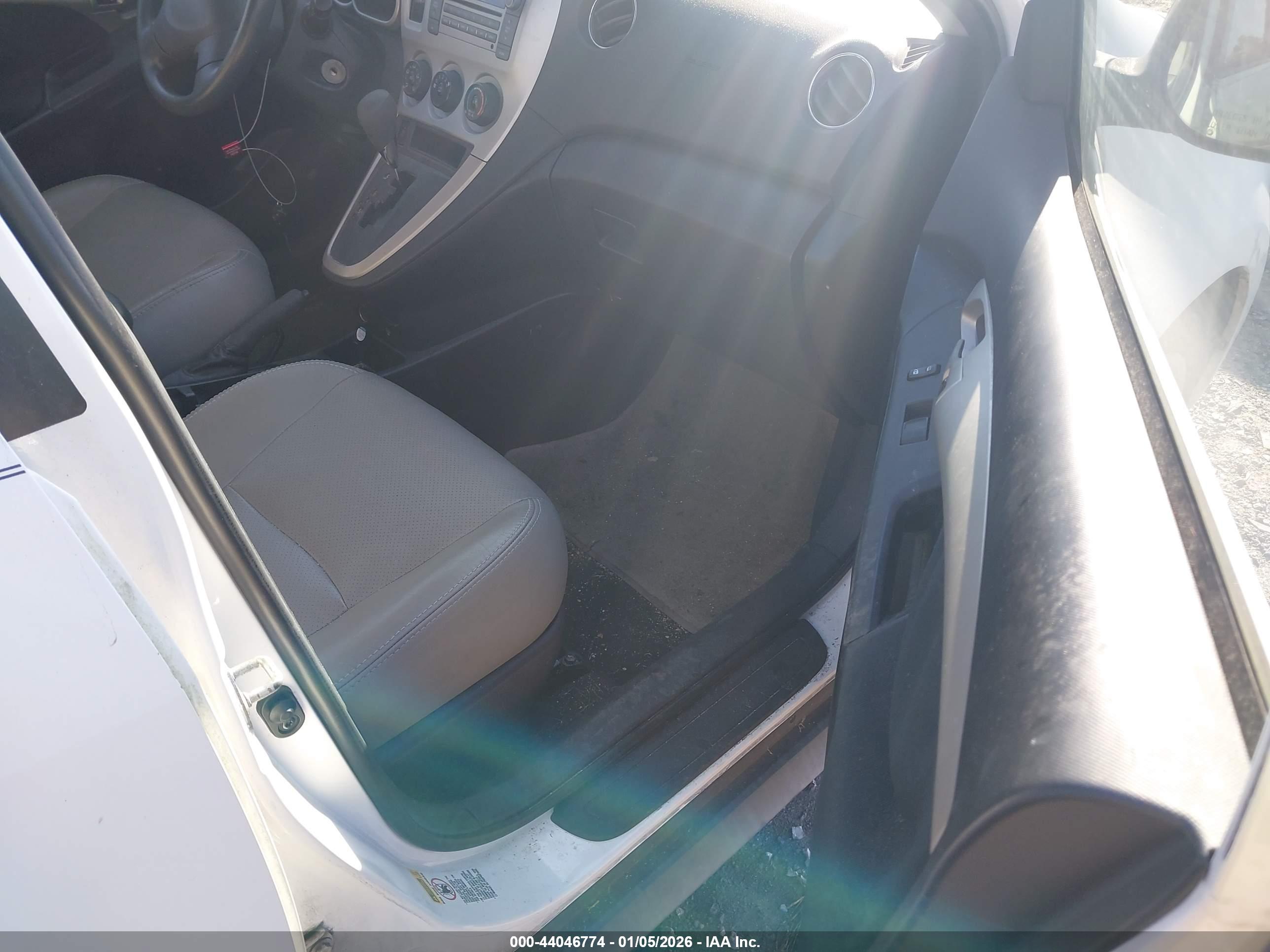PONTIAC VIBE image 5