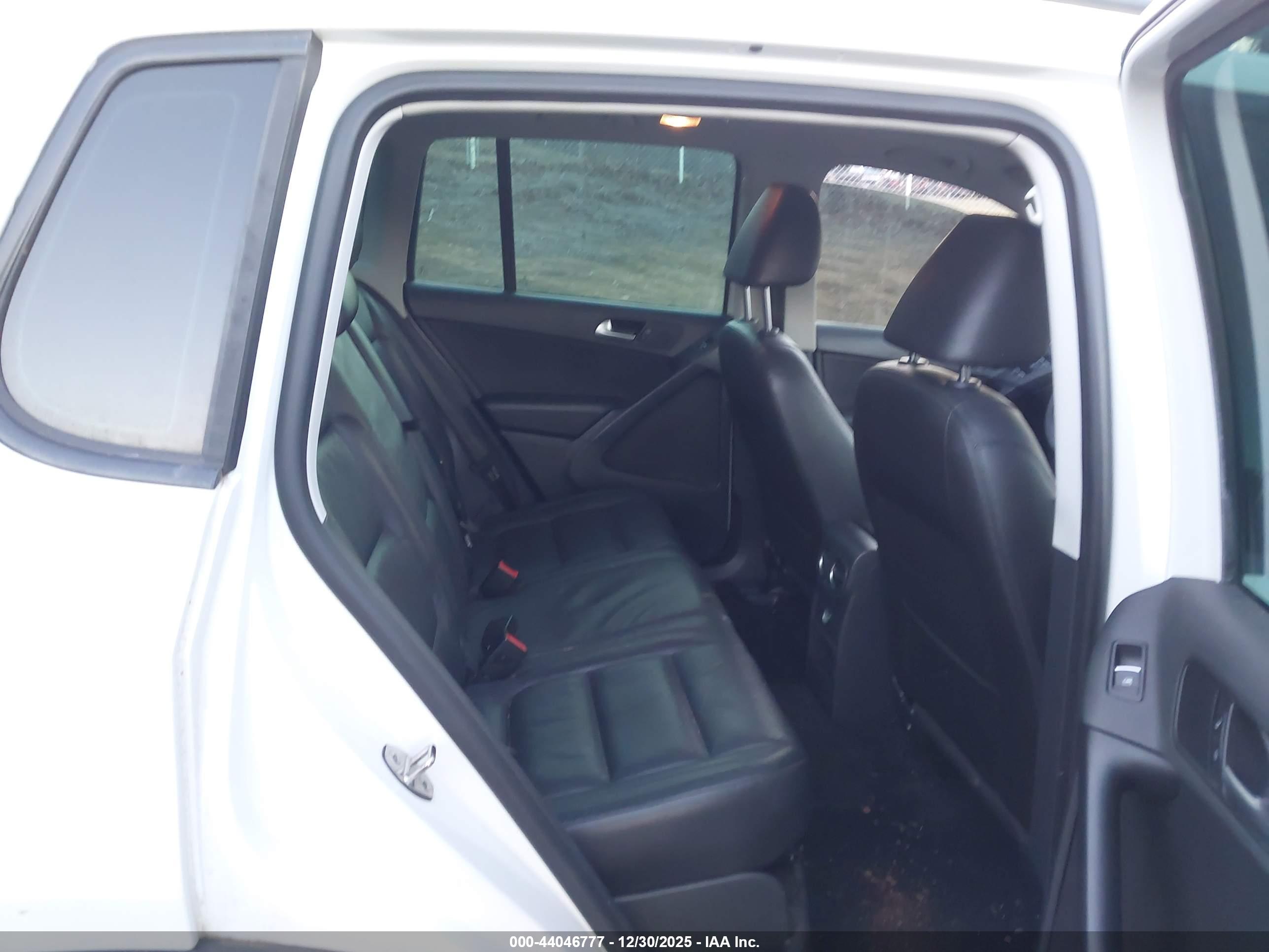 VOLKSWAGEN TIGUAN image 8