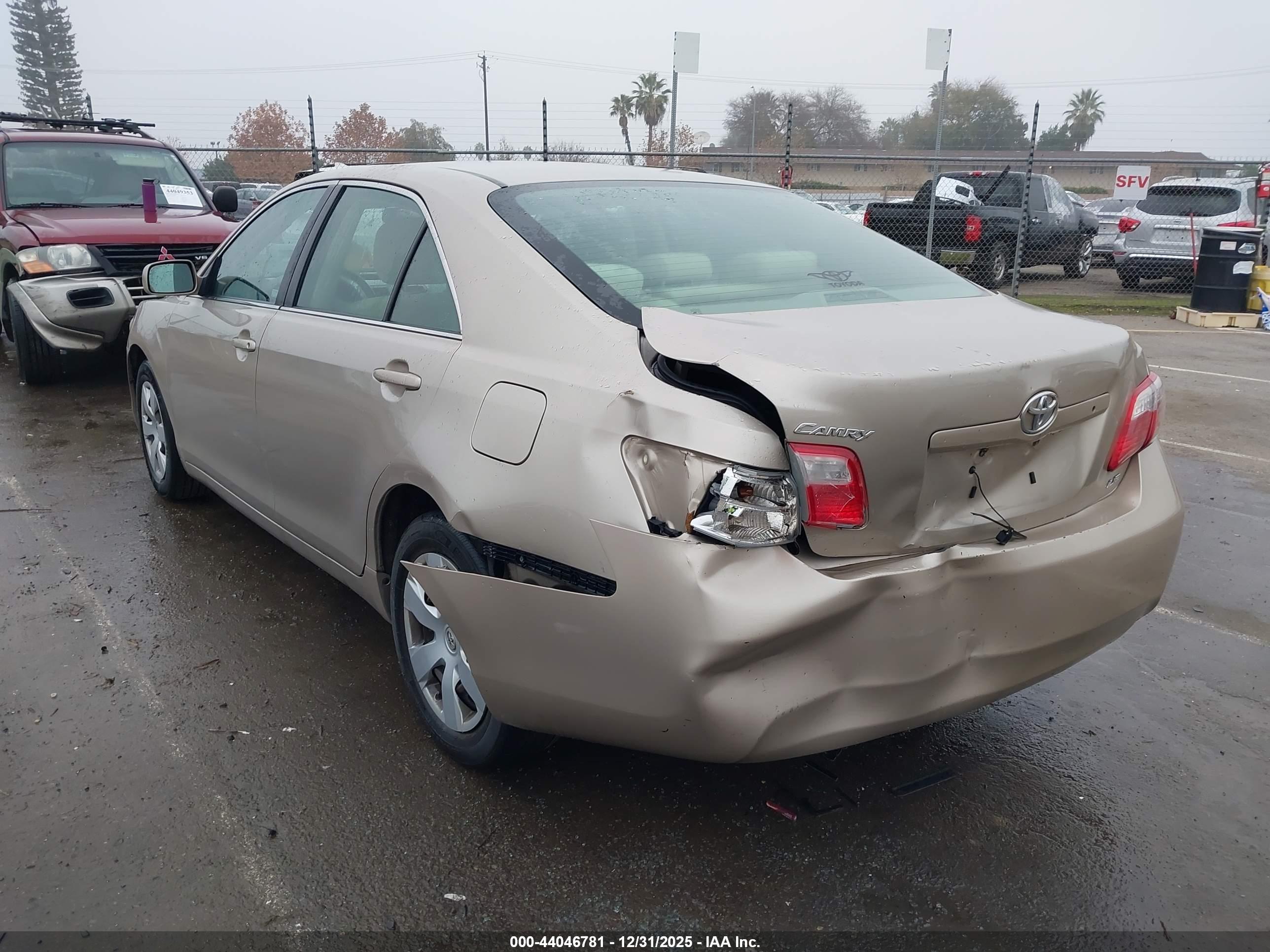 TOYOTA CAMRY image 3