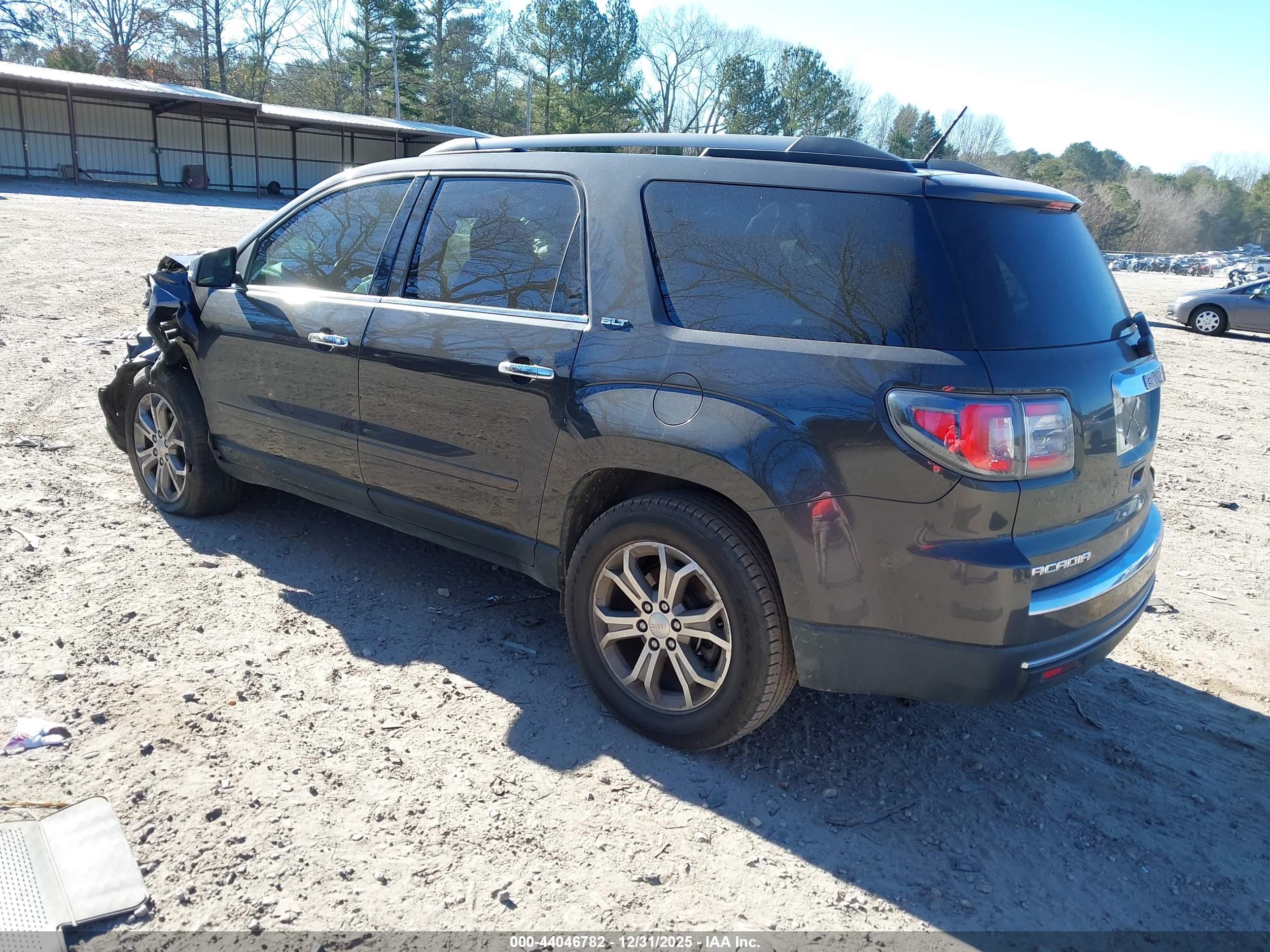 GMC ACADIA image 3