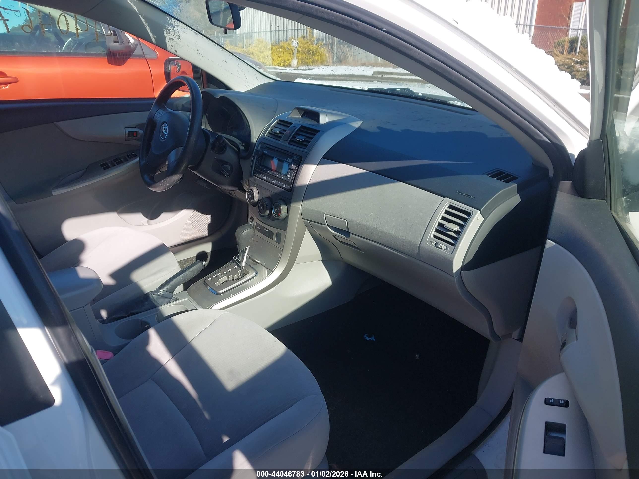 TOYOTA COROLLA image 5