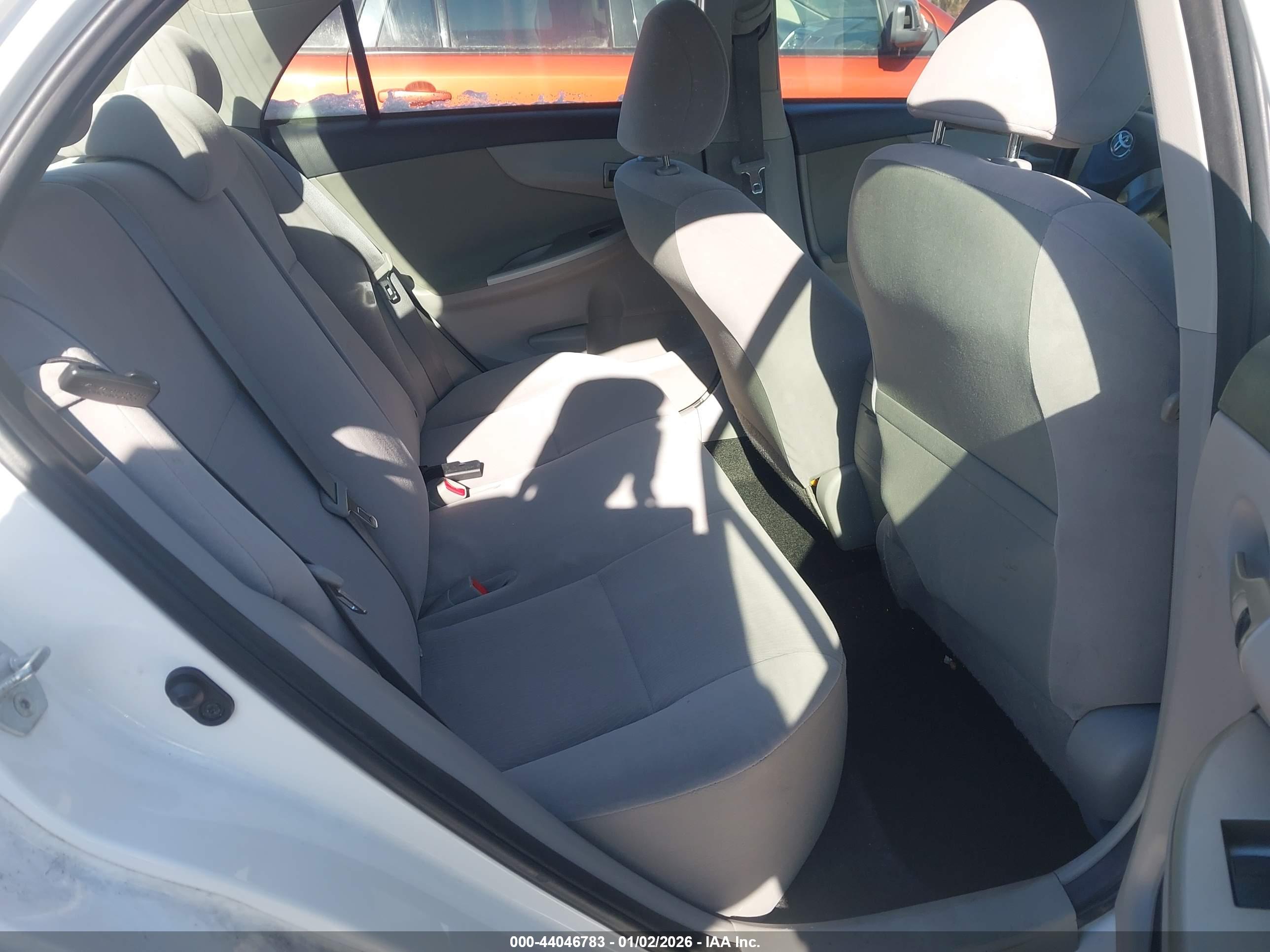 TOYOTA COROLLA image 8