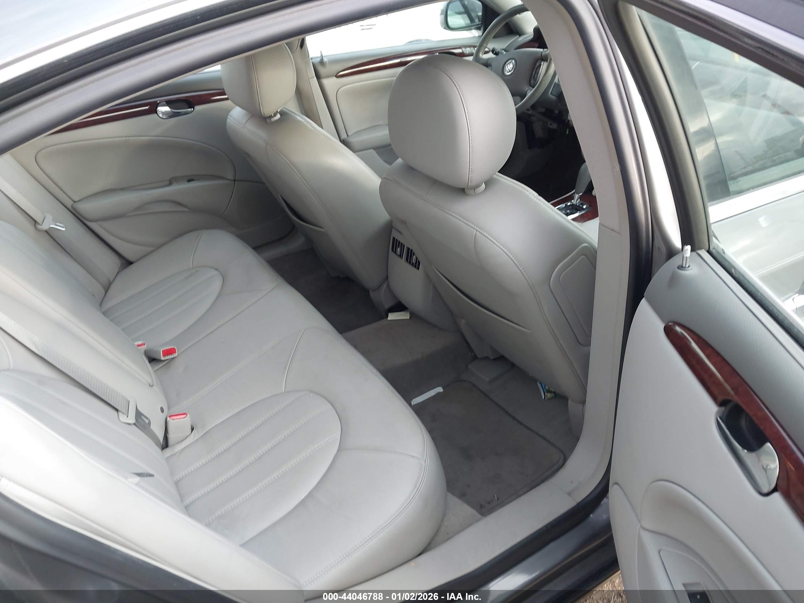 BUICK LUCERNE image 8
