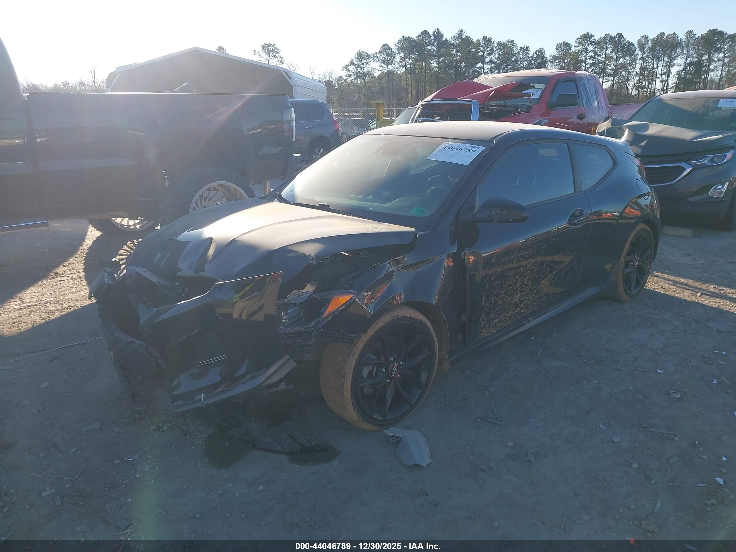 HYUNDAI VELOSTER image 2