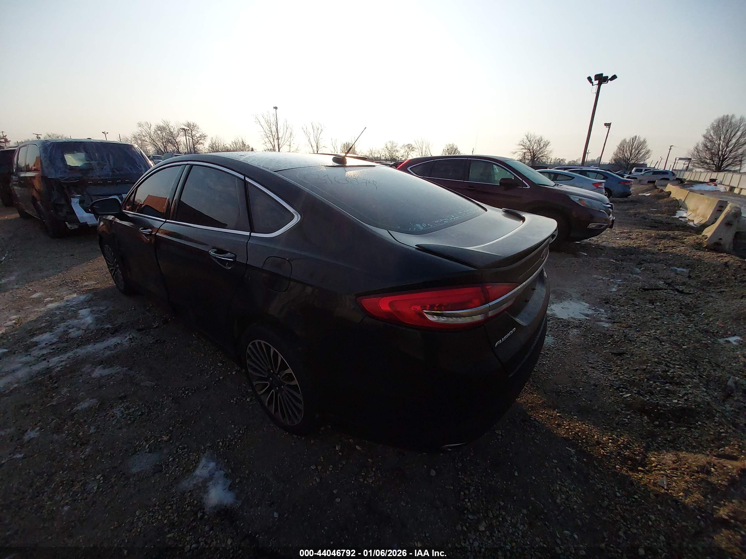 FORD FUSION image 3