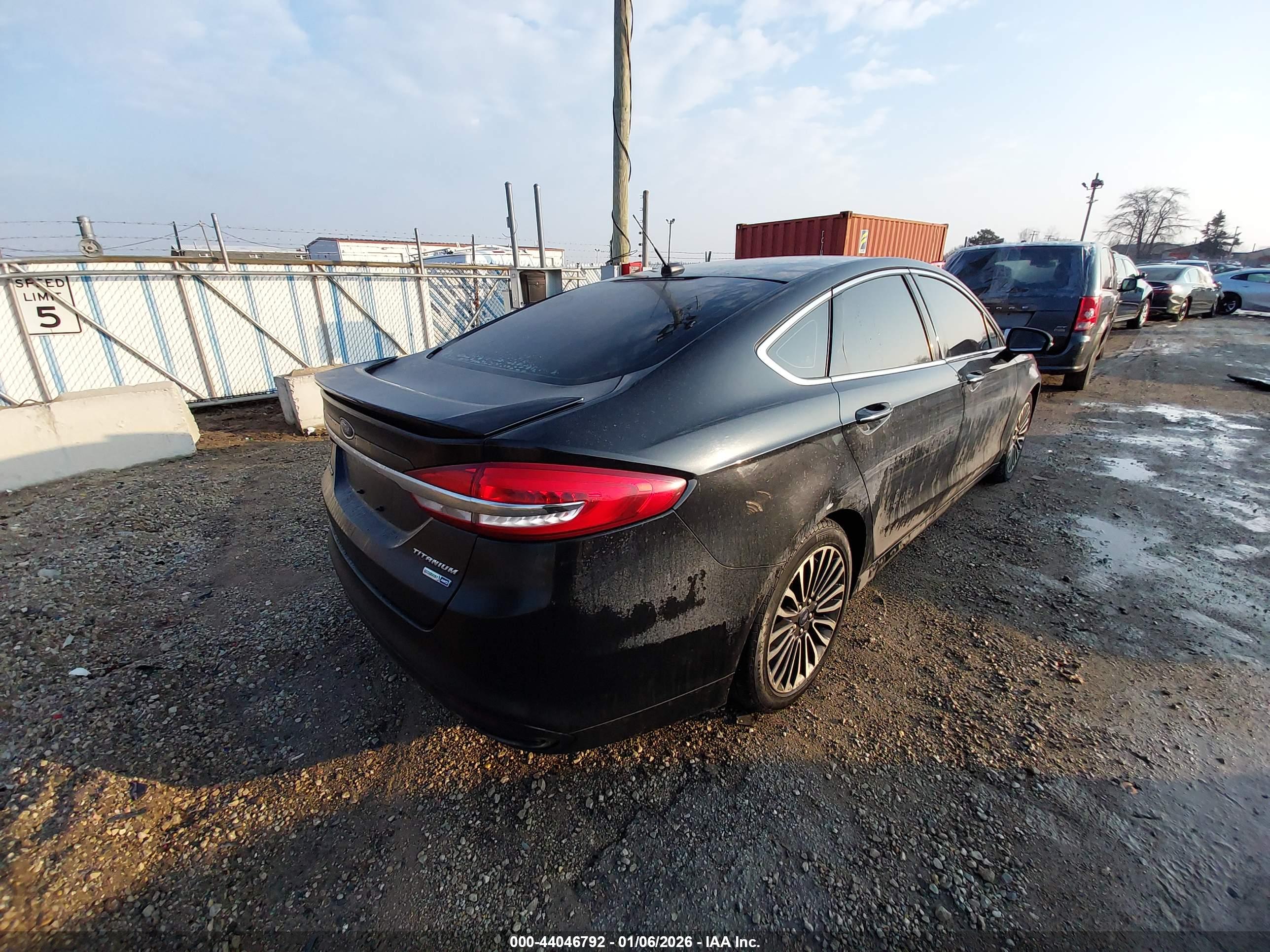 FORD FUSION image 4