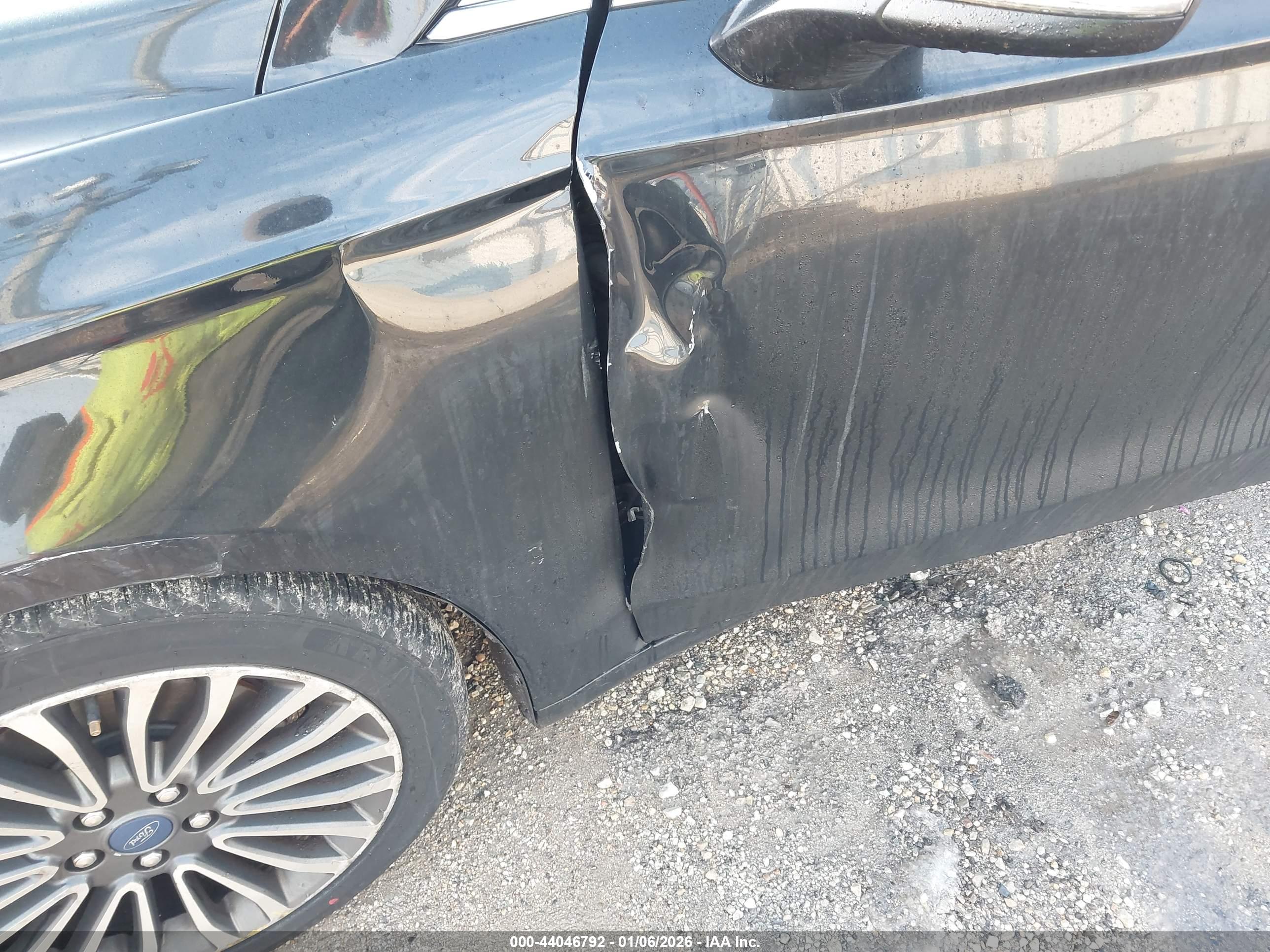 FORD FUSION image 6