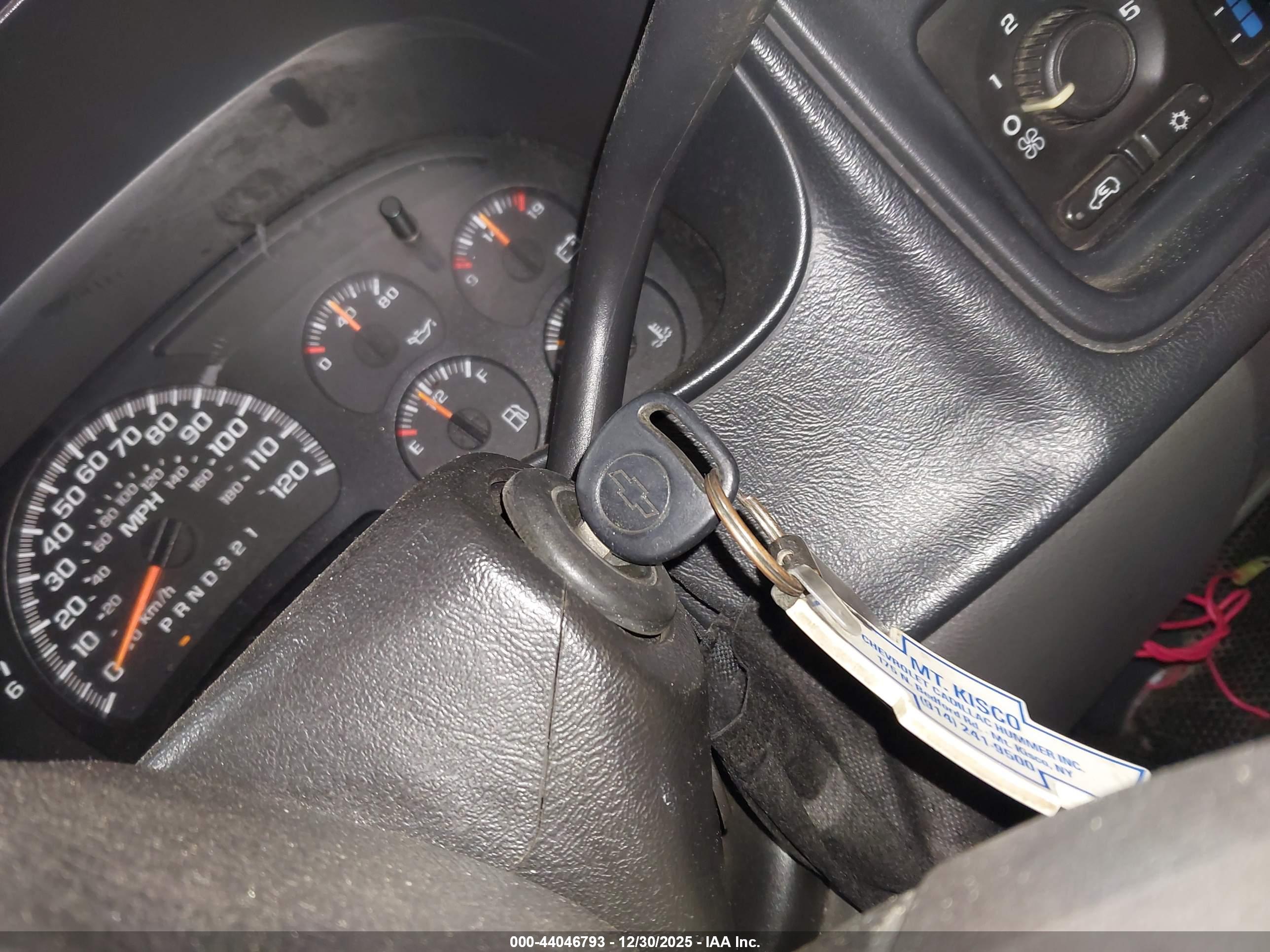 CHEVROLET SILVERADO image 11