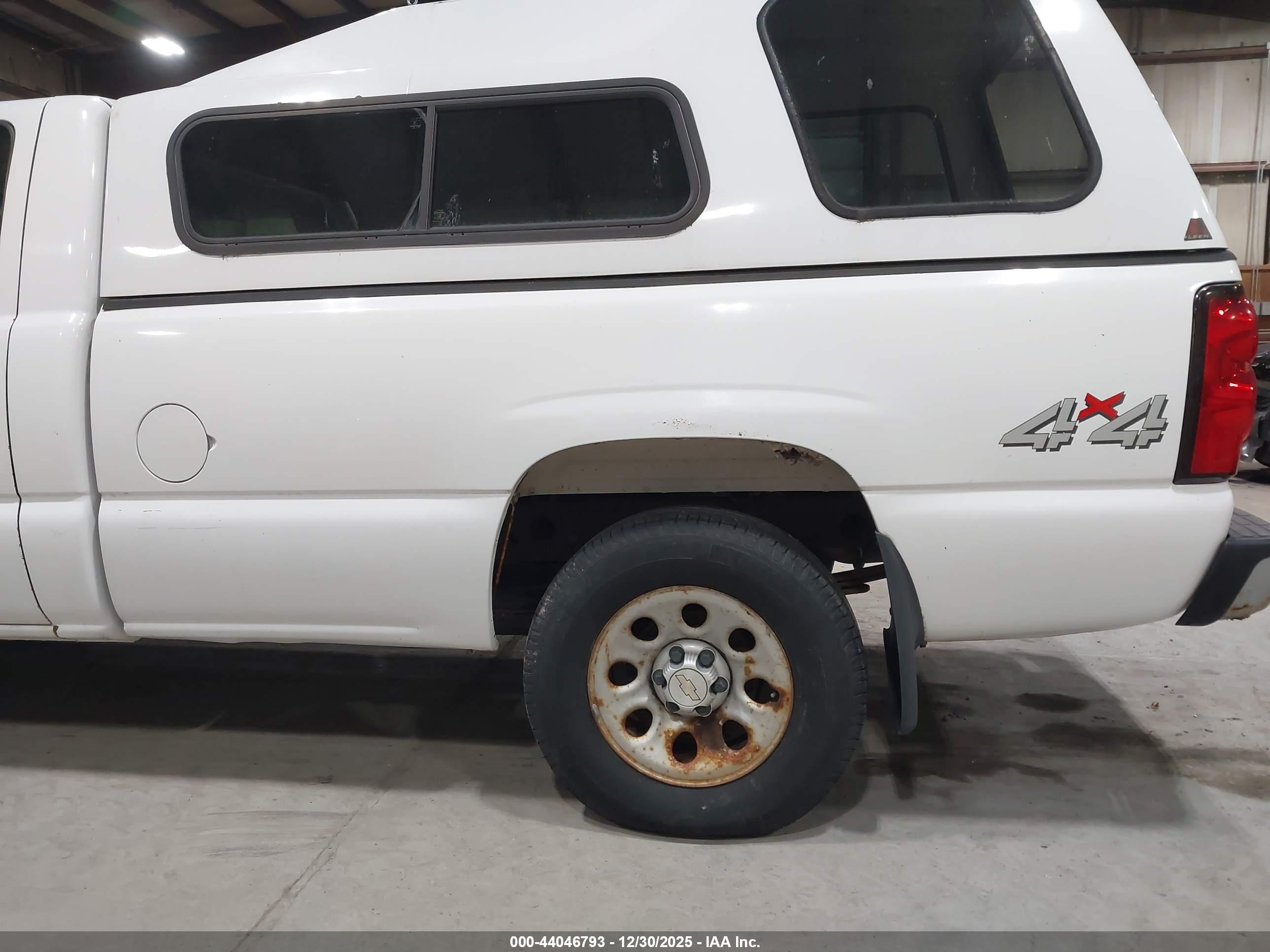 CHEVROLET SILVERADO image 6