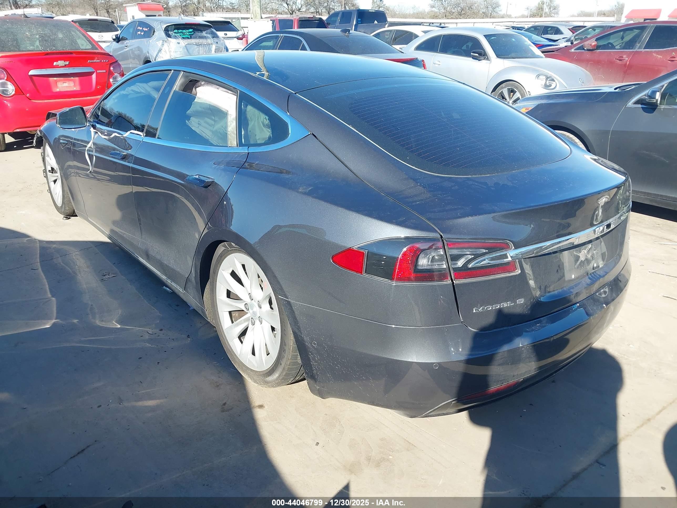 TESLA MODEL image 3