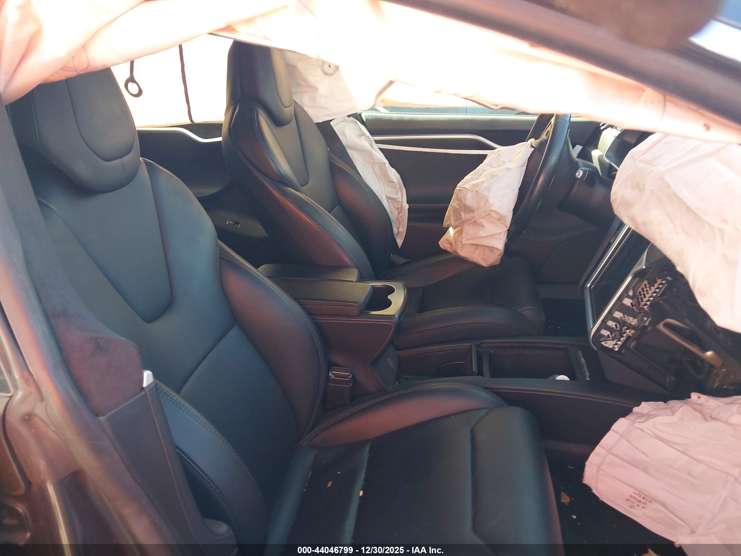 TESLA MODEL image 5
