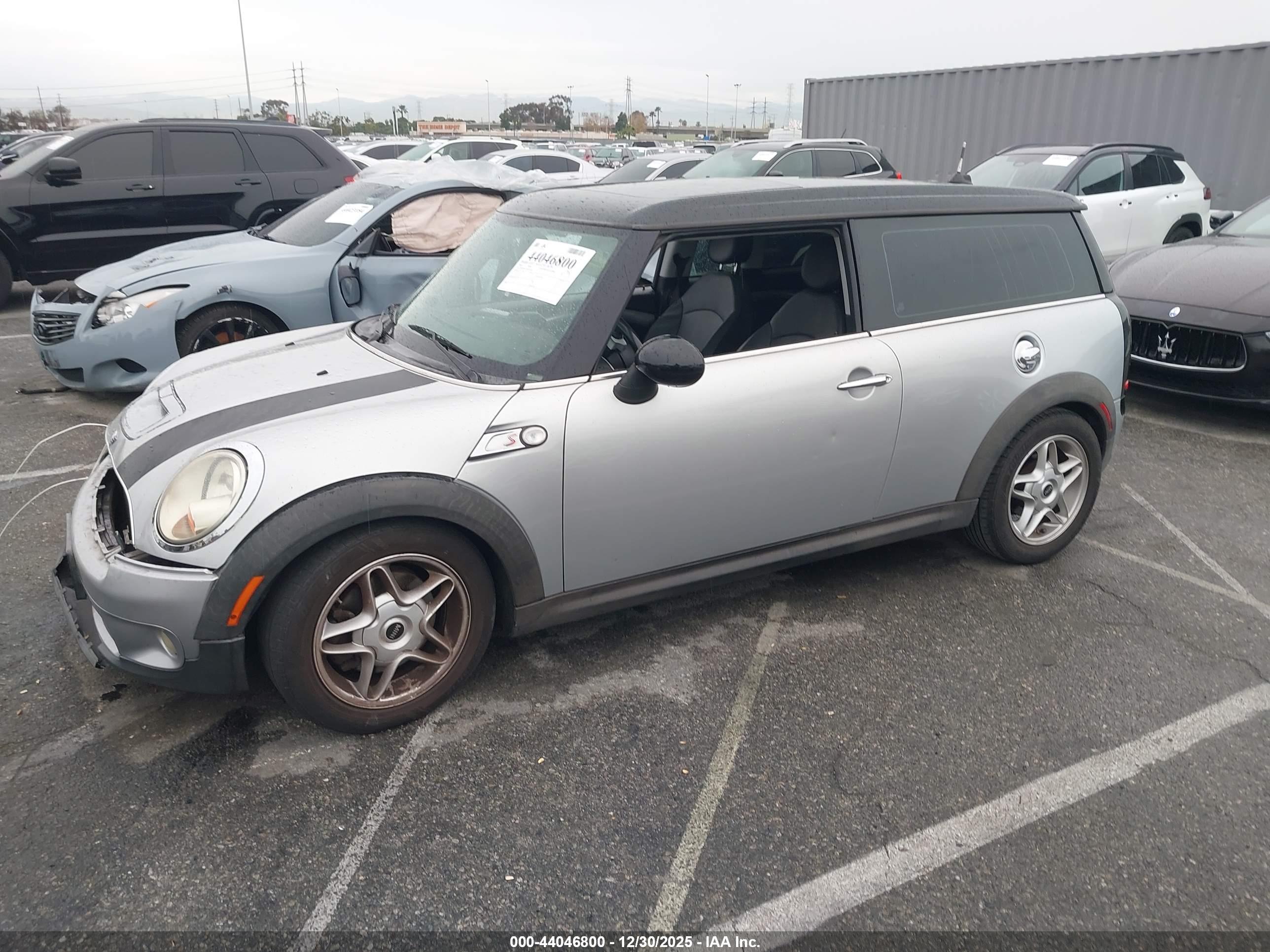 MINI COOPER image 2