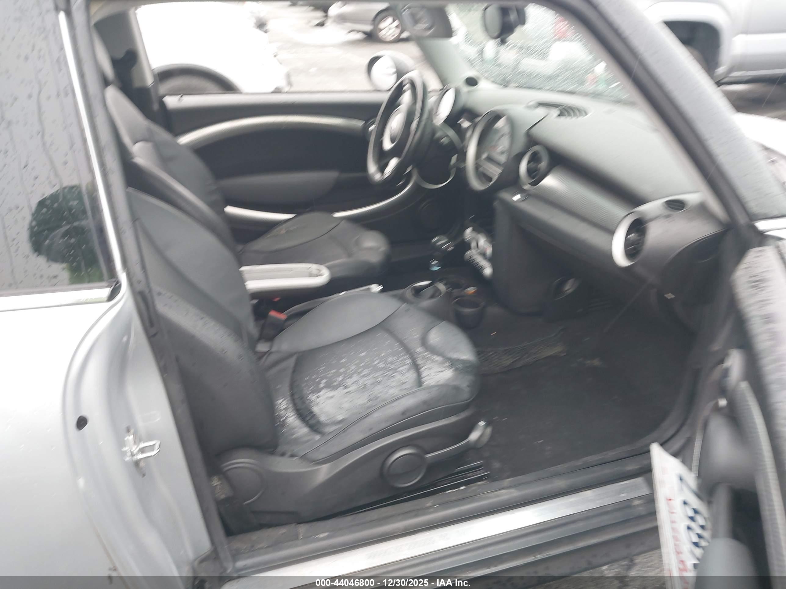 MINI COOPER image 5