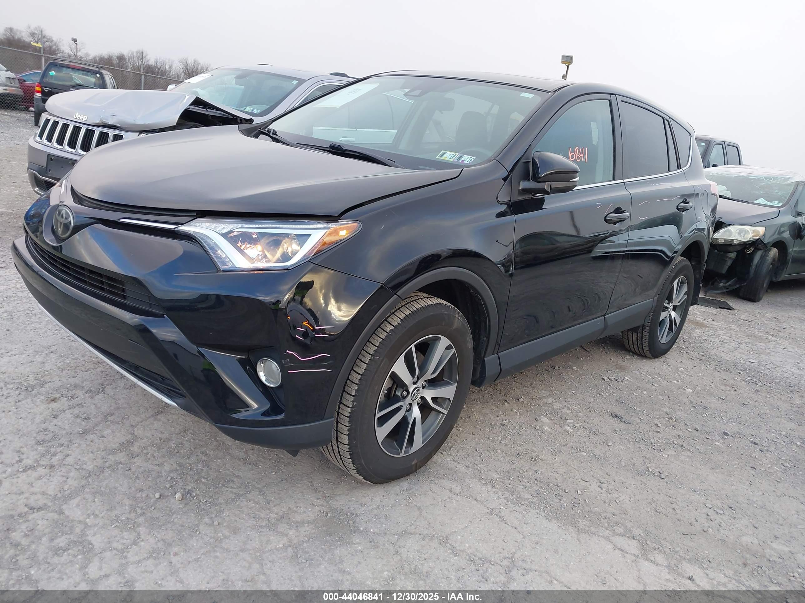 TOYOTA RAV4 image 2