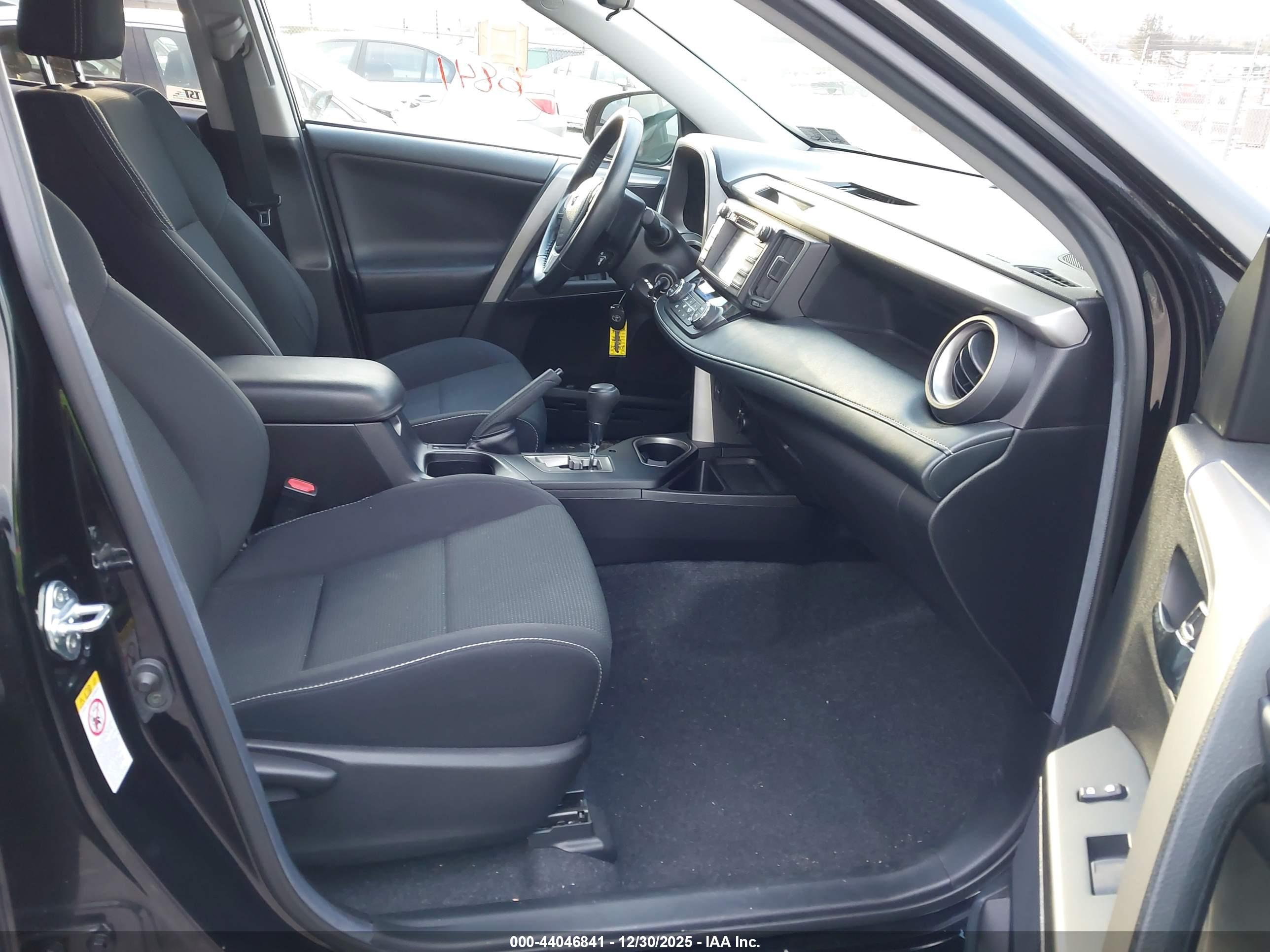 TOYOTA RAV4 image 5
