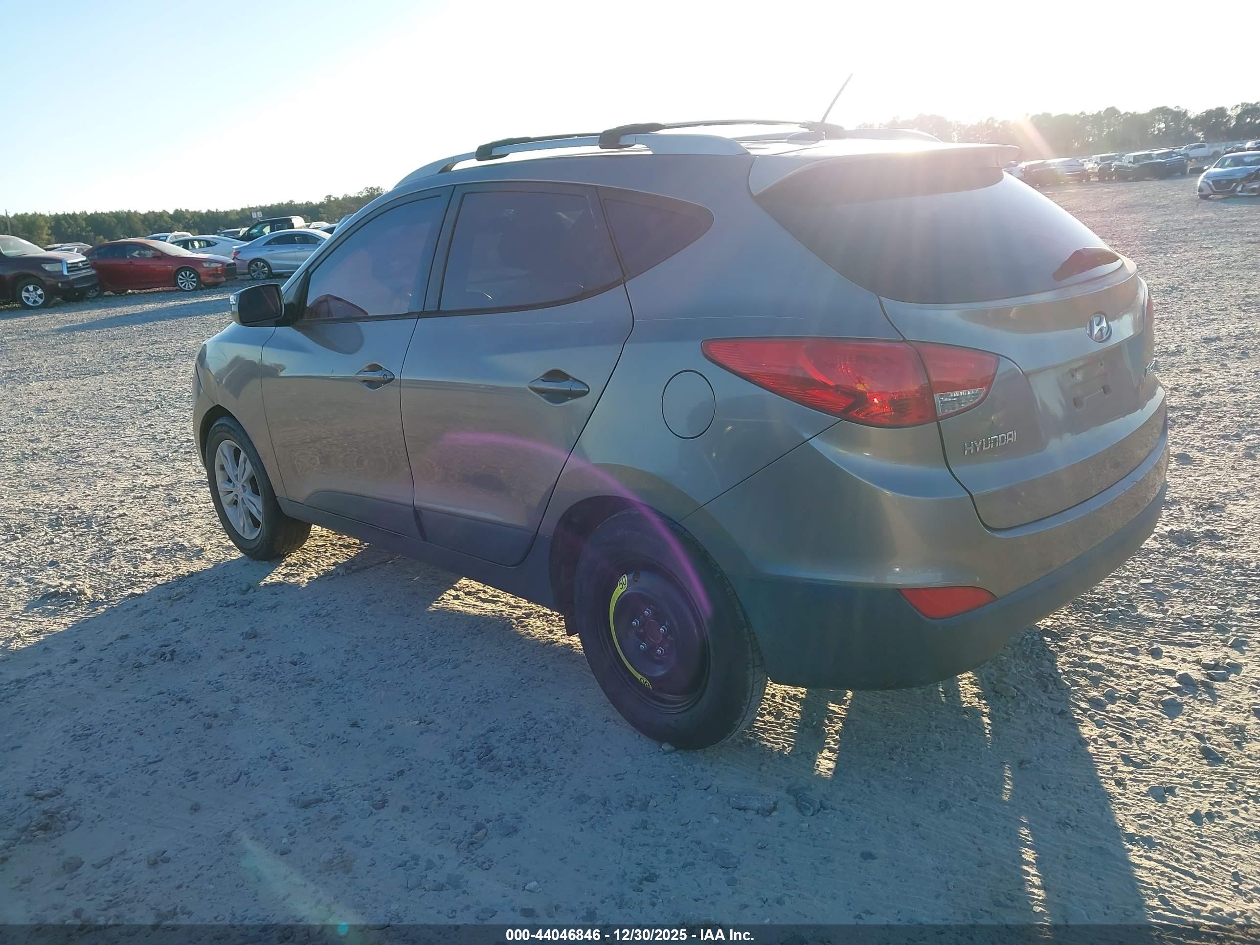 HYUNDAI TUCSON image 3