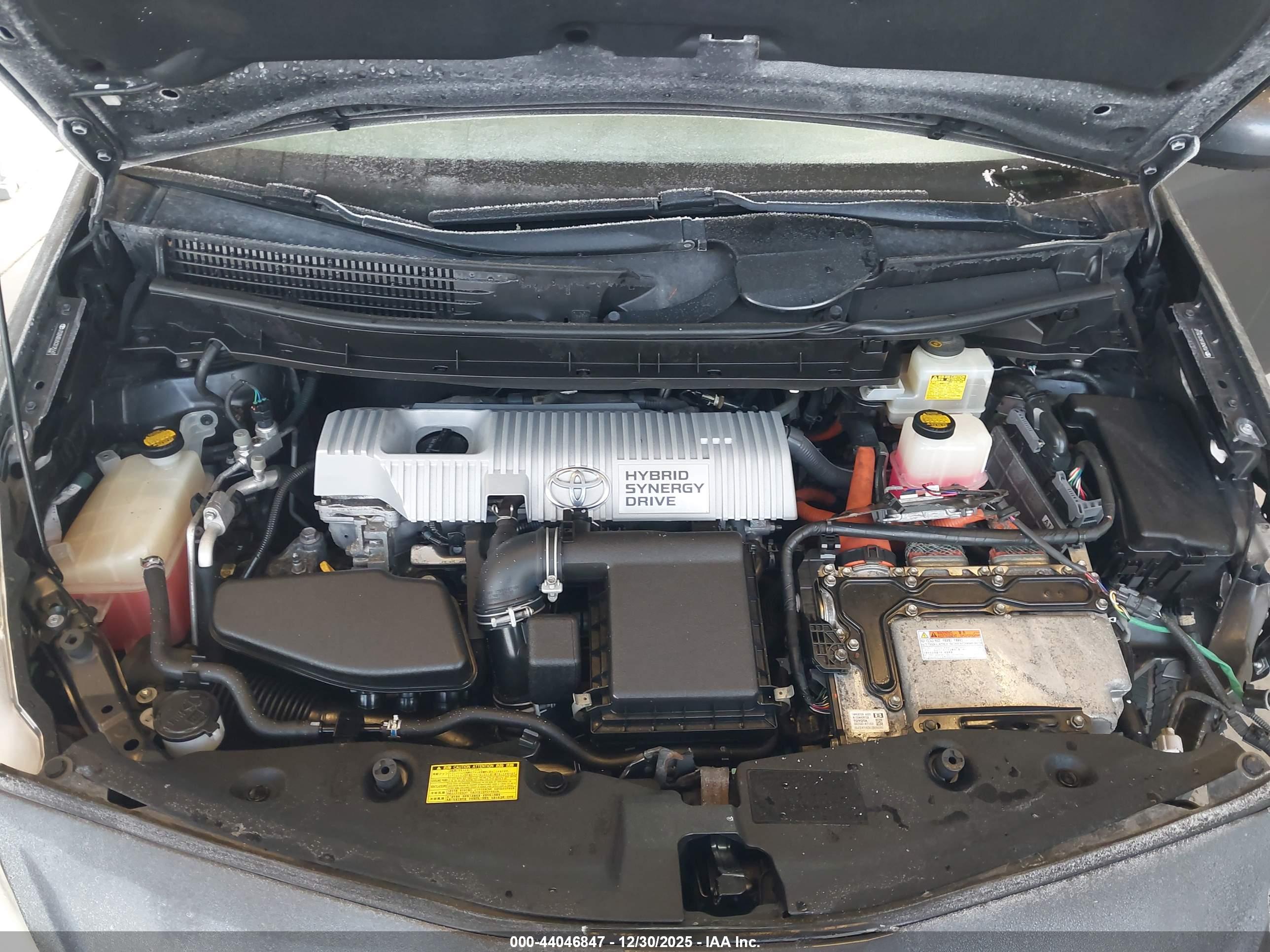 TOYOTA PRIUS image 10