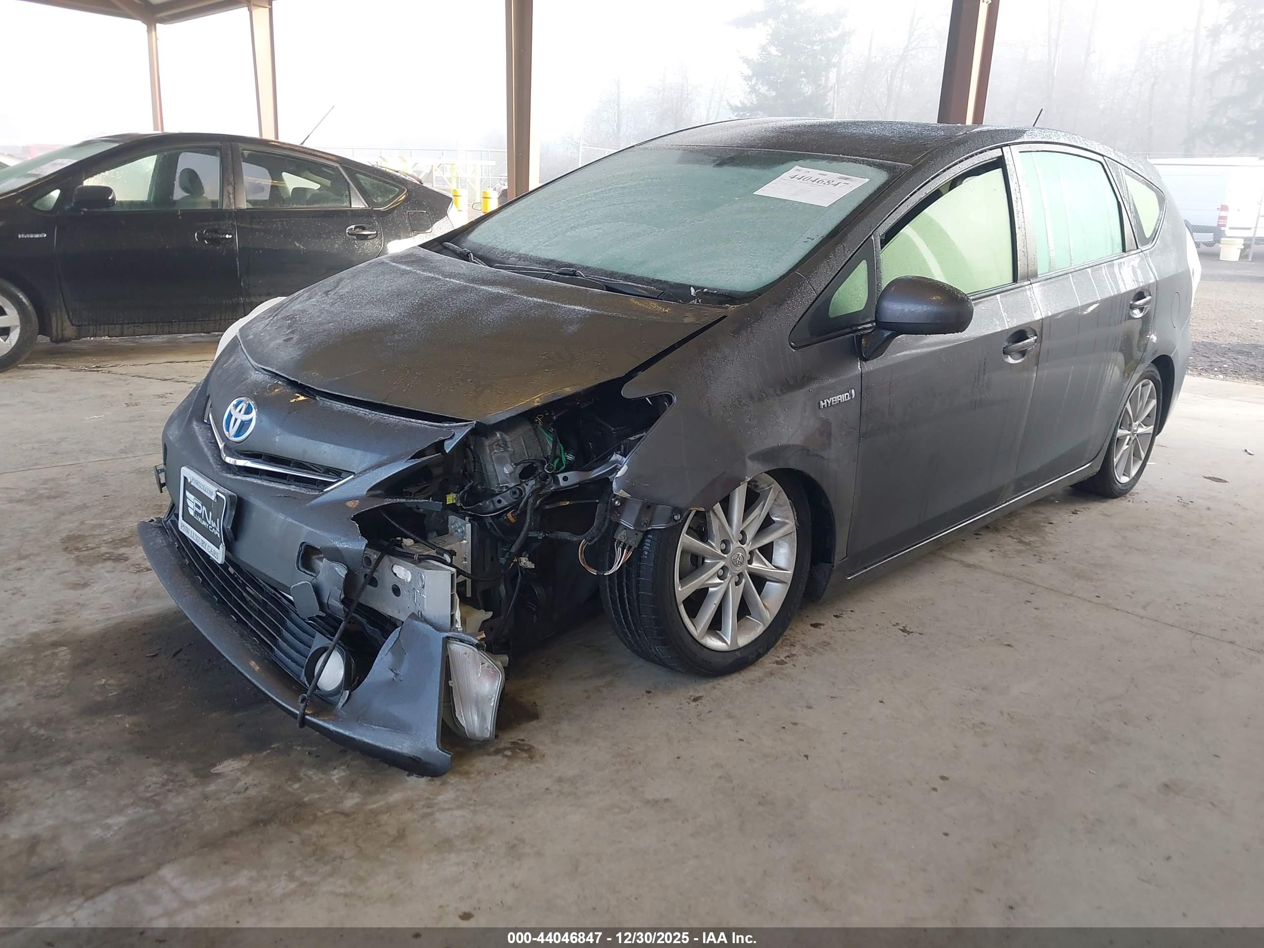 TOYOTA PRIUS image 2