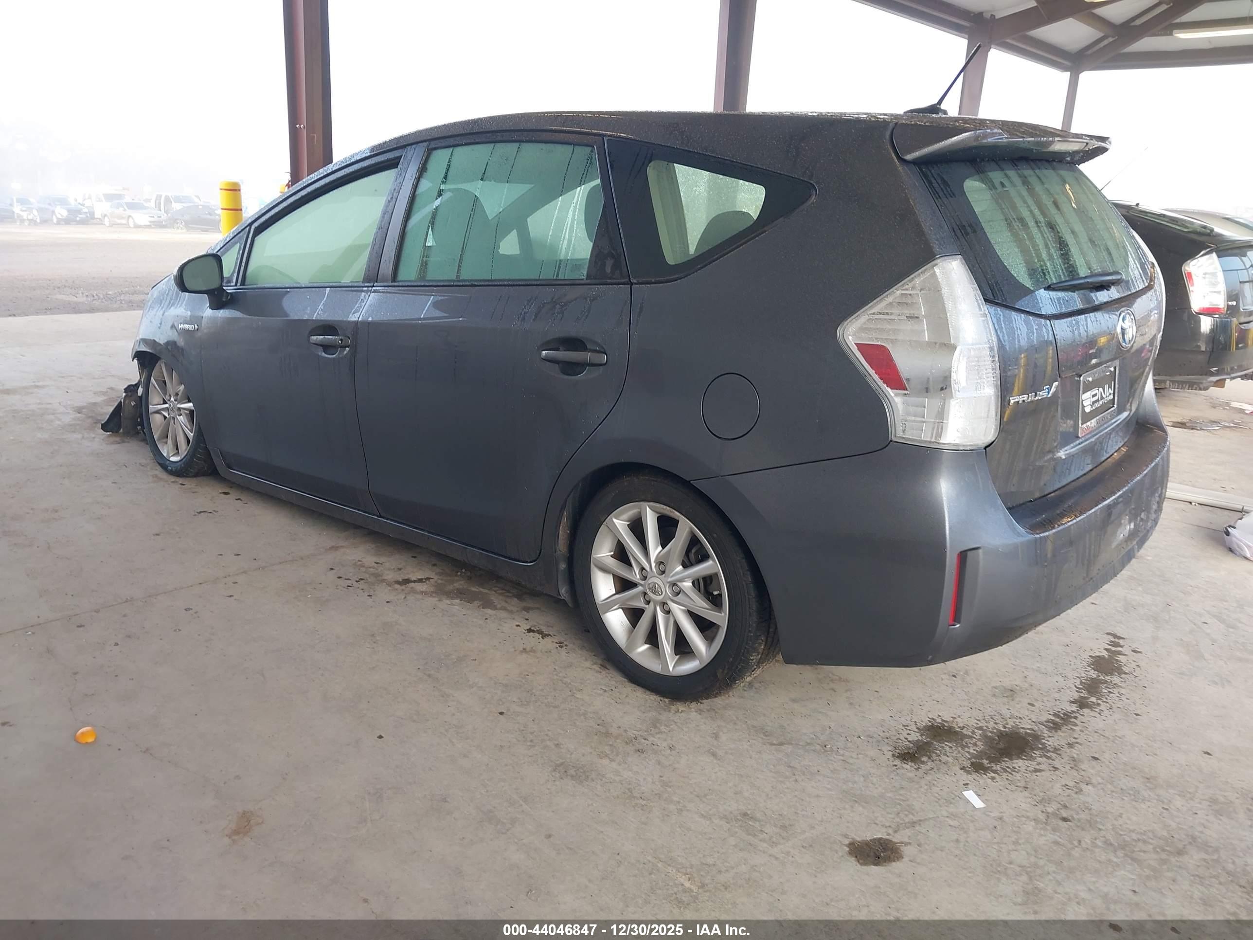 TOYOTA PRIUS image 3
