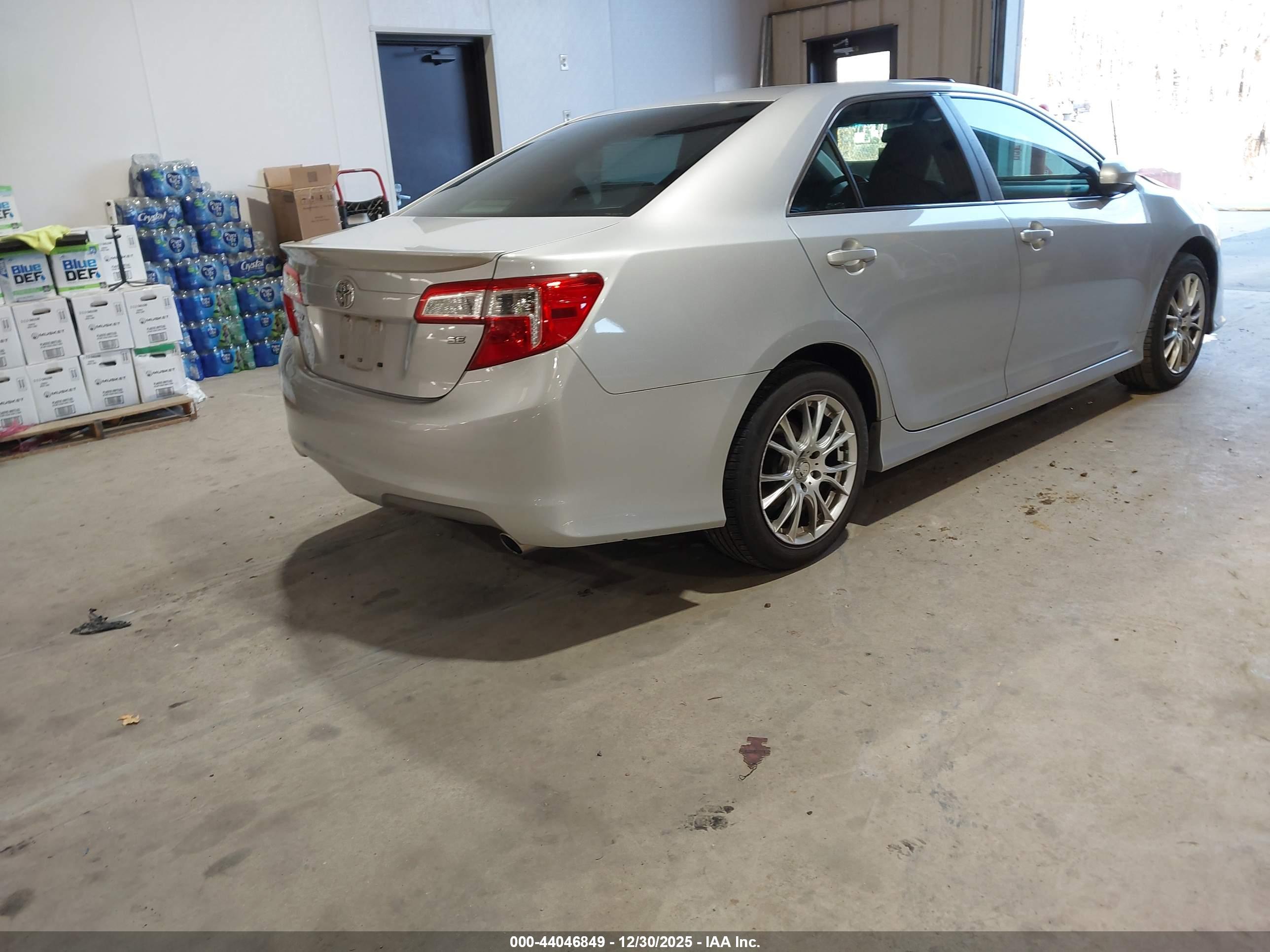 TOYOTA CAMRY image 4