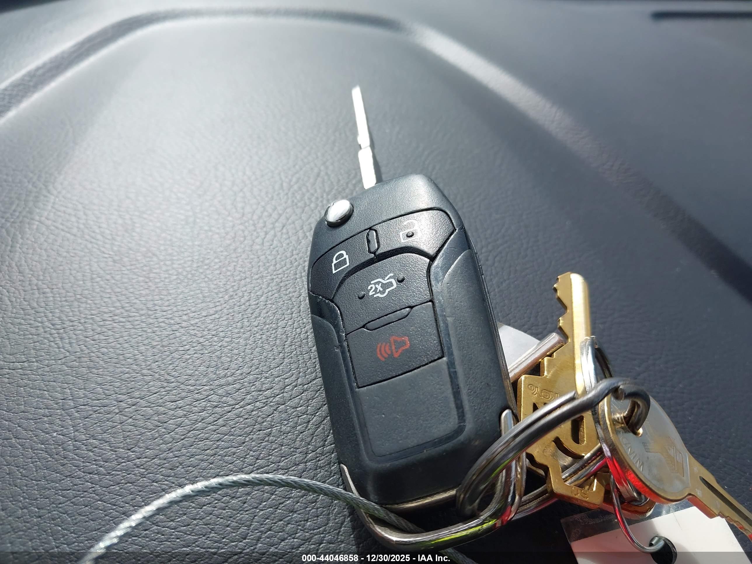 FORD FUSION image 11
