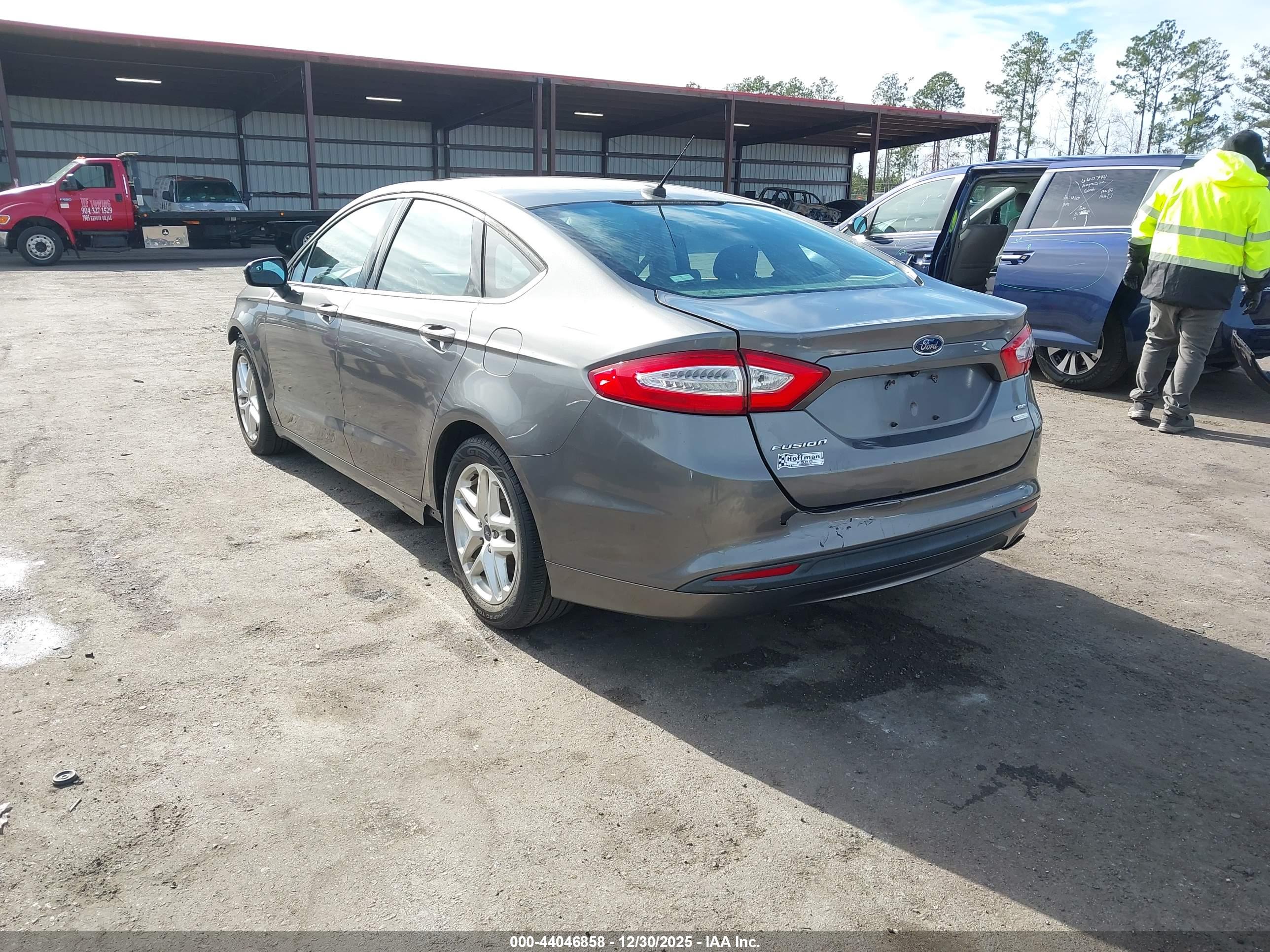 FORD FUSION image 3