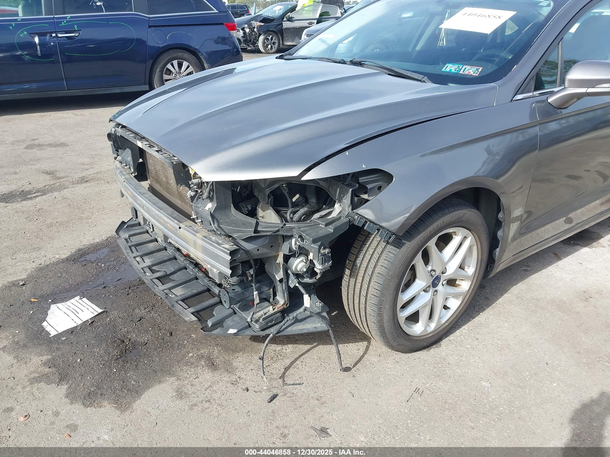 FORD FUSION image 6