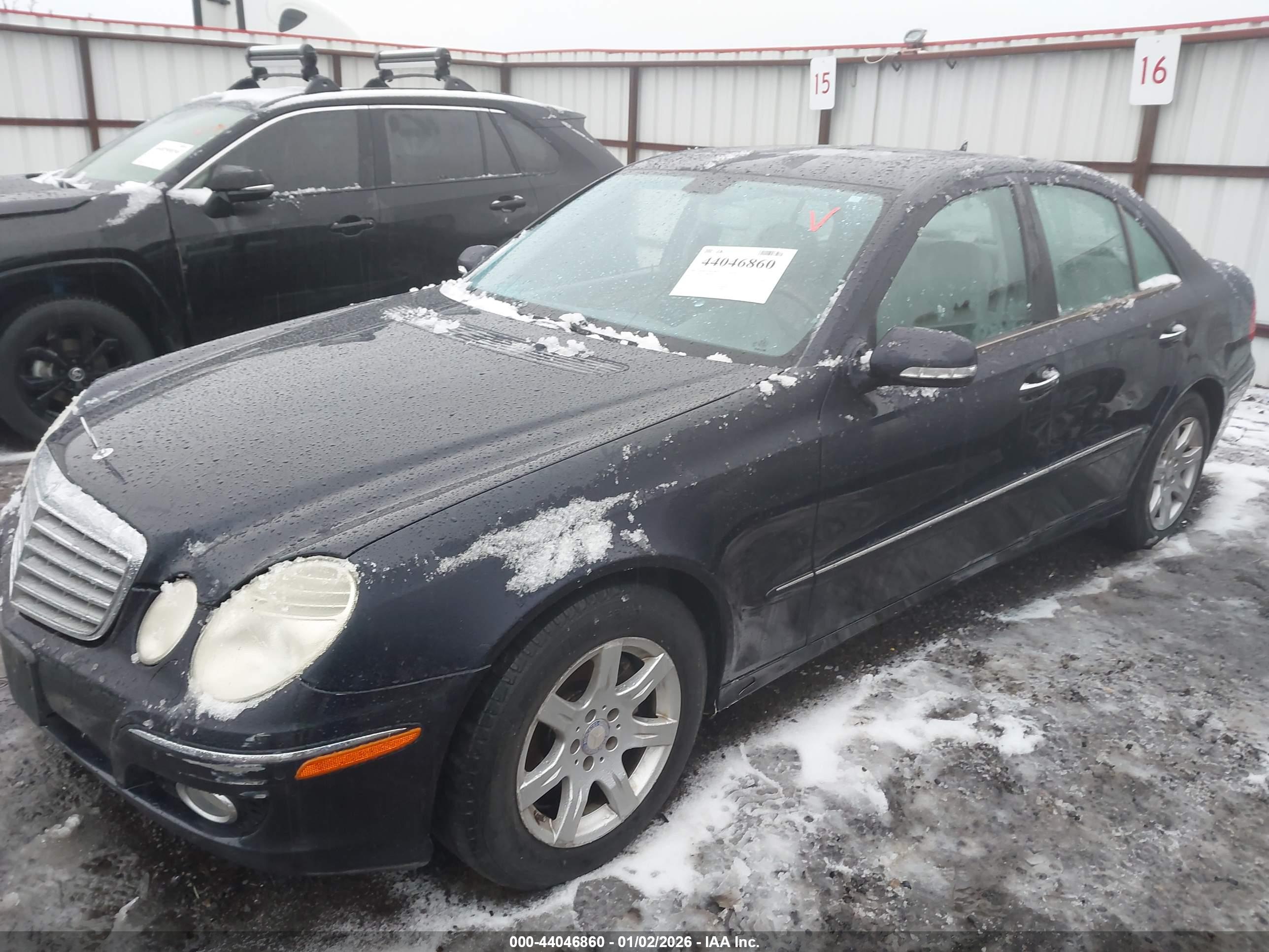 MERCEDES-BENZ E image 2